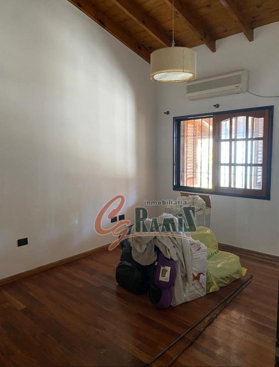 impecable chalet en venta esquina Virgen de la Guardia y Paisandu Ituzaingo Norte — foto 10