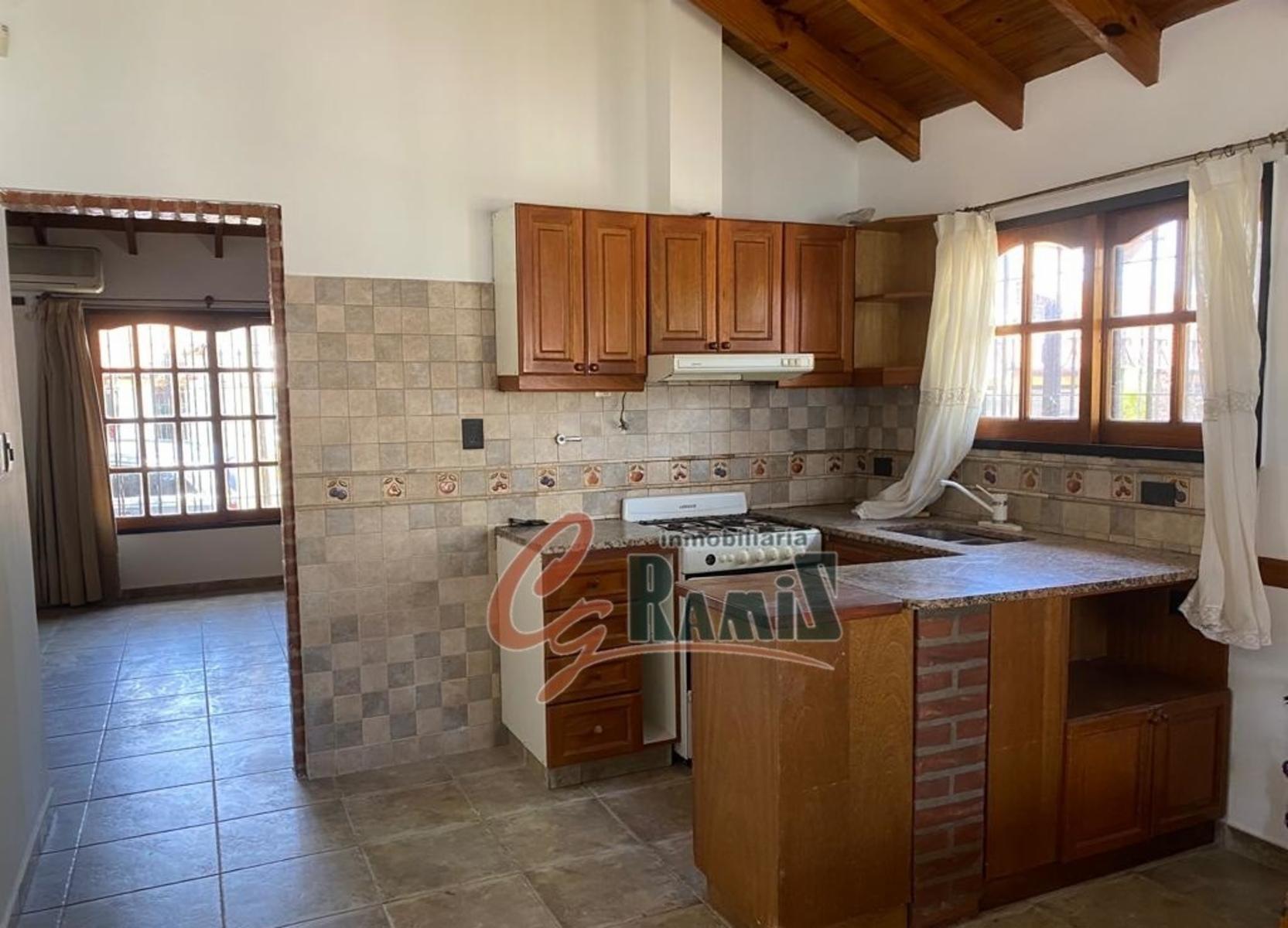 impecable chalet en venta esquina Virgen de la Guardia y Paisandu Ituzaingo Norte — foto 14