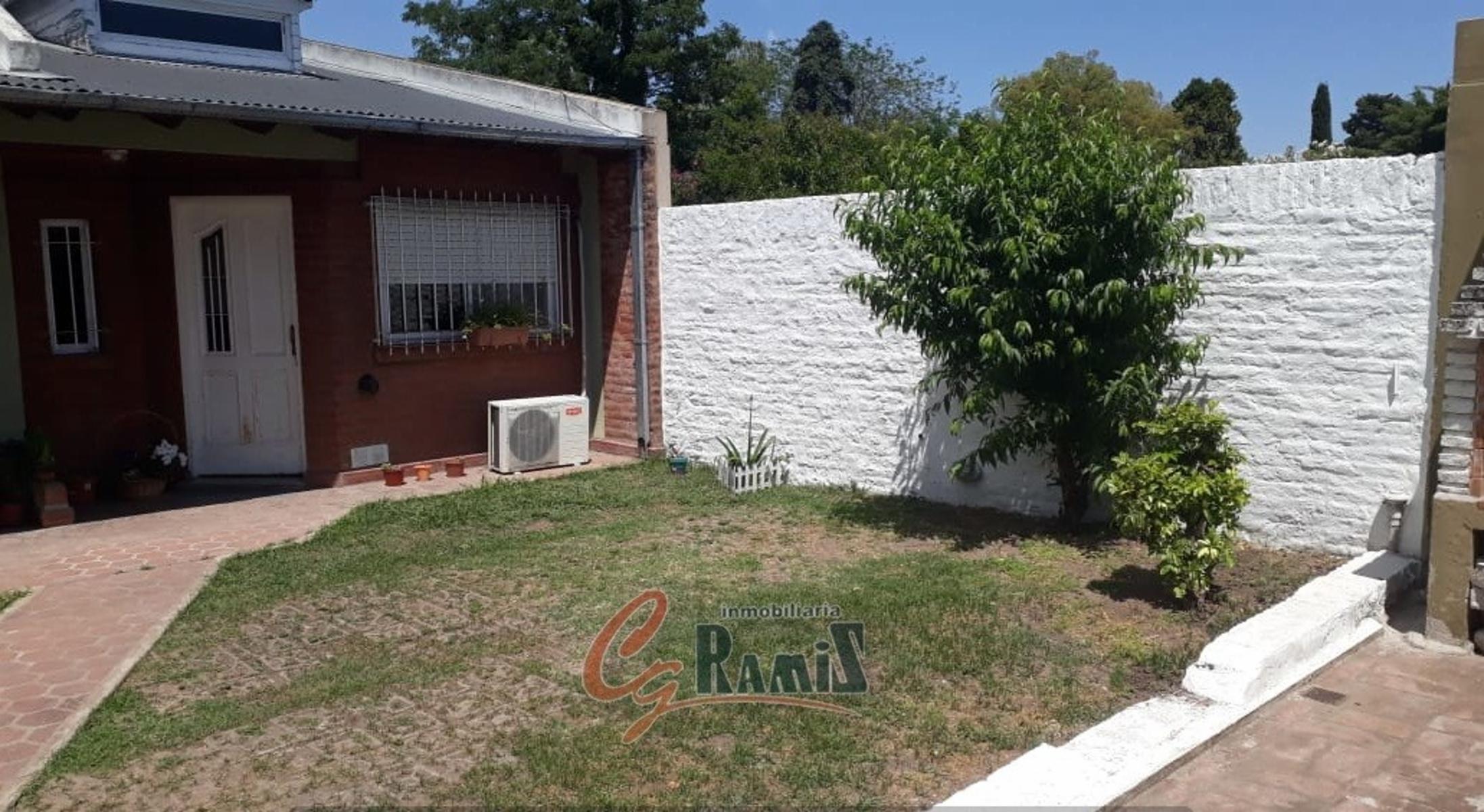 Casa ph en venta detalles a terminar, bogado 3000. Castelar