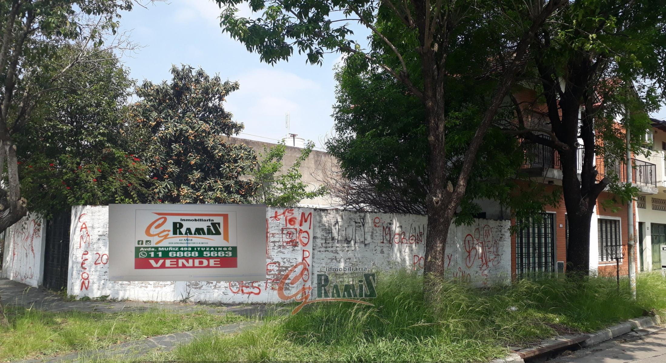 Casa En Venta a remodelar mas lote esquina, Los Indios Y Munilla, Castelar — foto 3