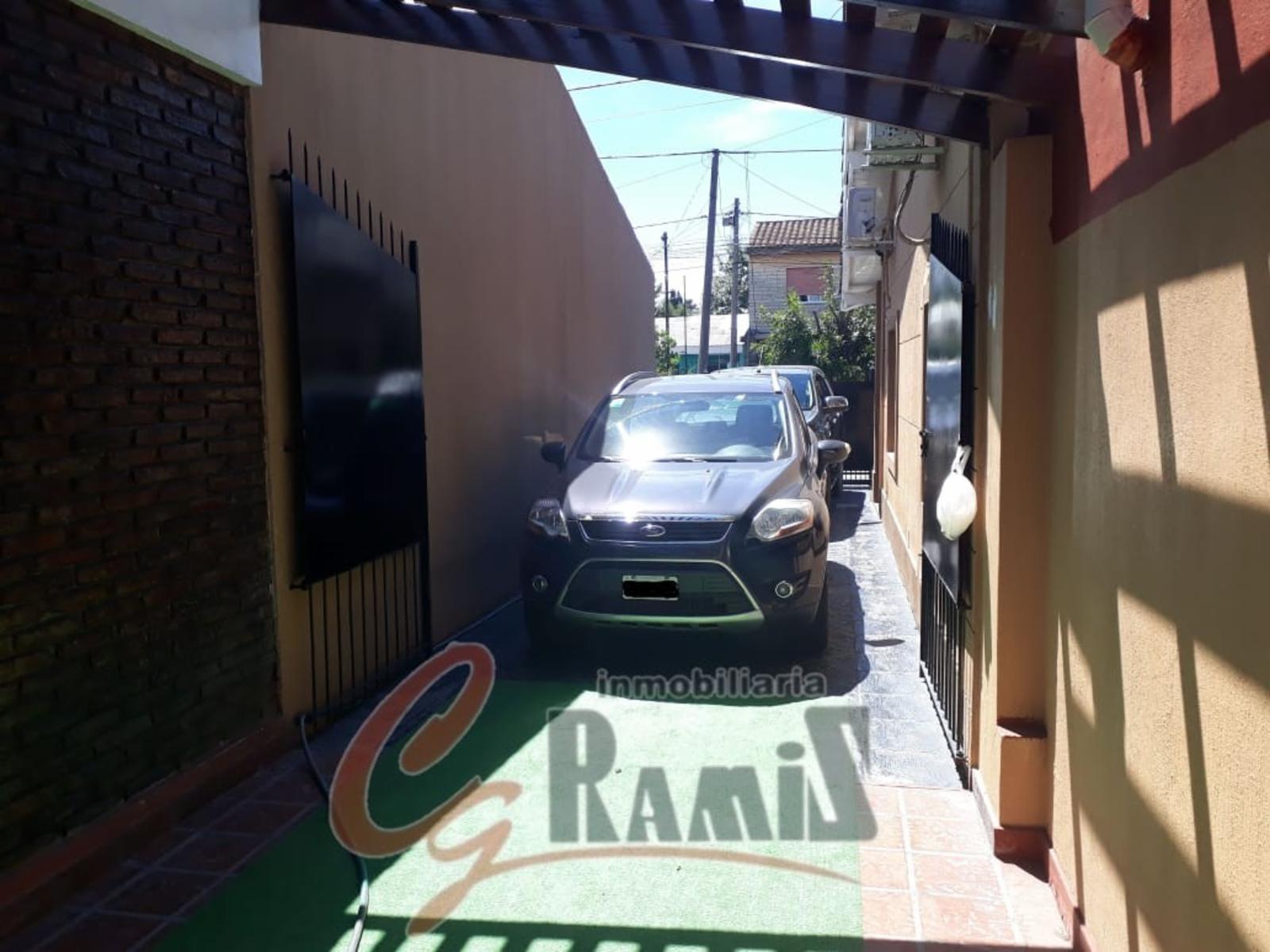 impecable Chalet En Venta, Otero 400 Ituzaingo. — foto 9