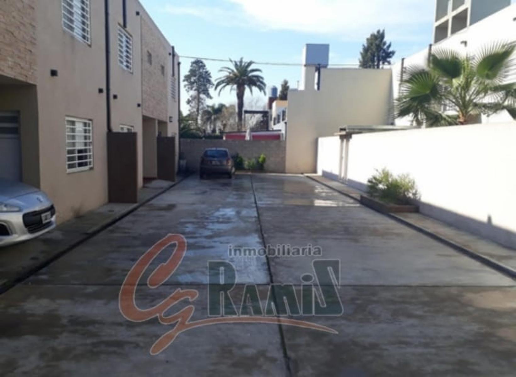Duplex en venta, Oribe 800, villa Ariza Ituzaingo.