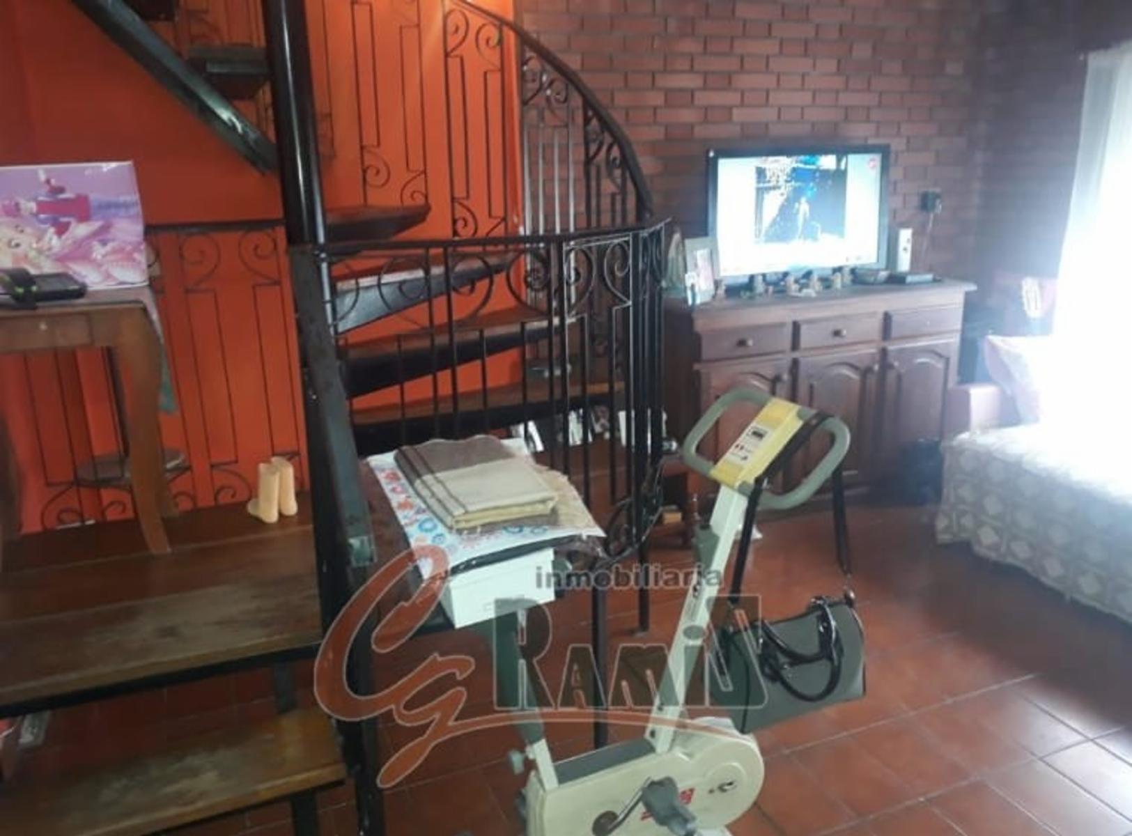 Casa + Departamento En Venta Saldan 1400 Ituzaingo — foto 3