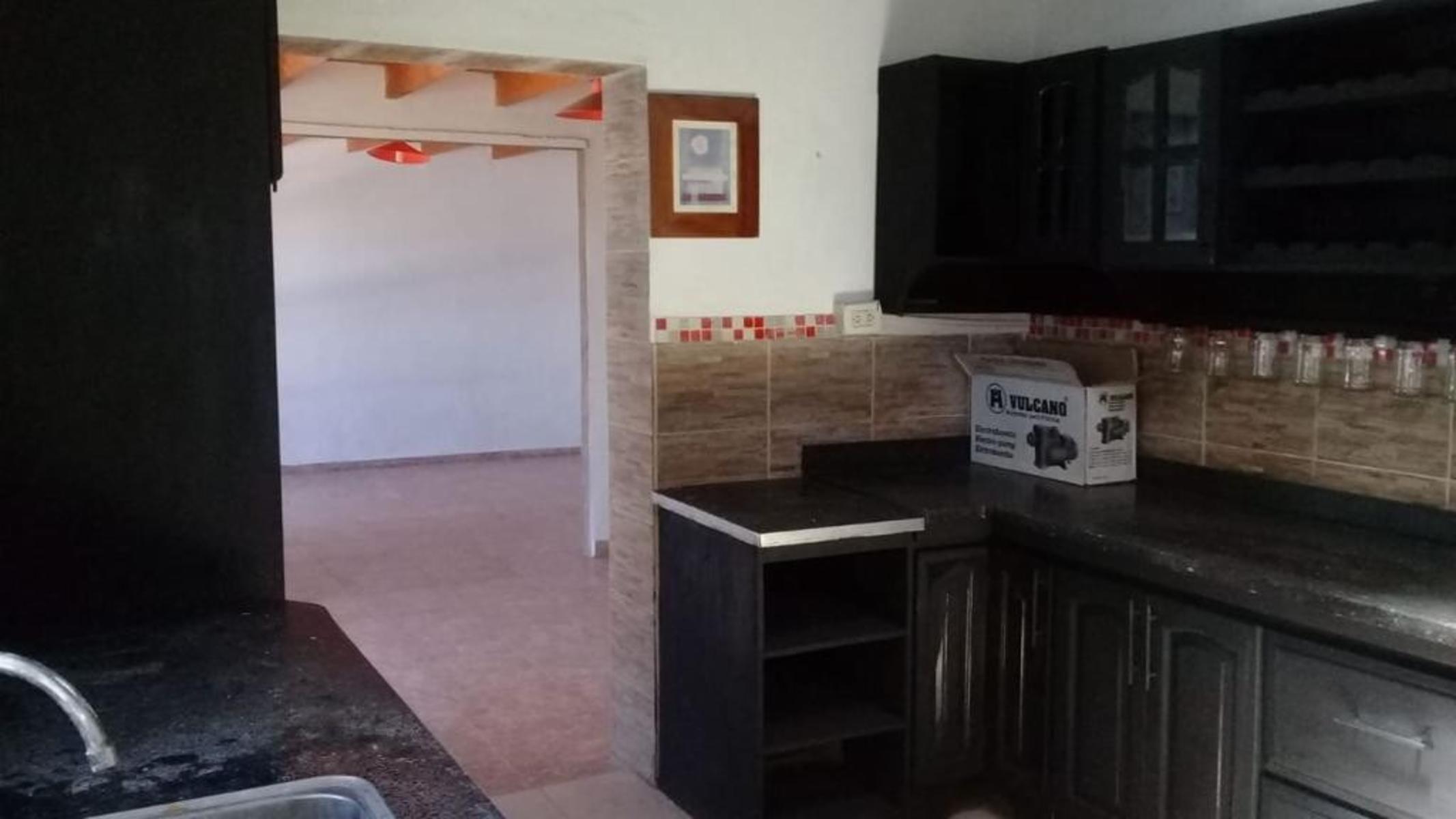 Casa Chalet EN VENTA, Rangugni 2800, Ituzaingó. Escucha oferta