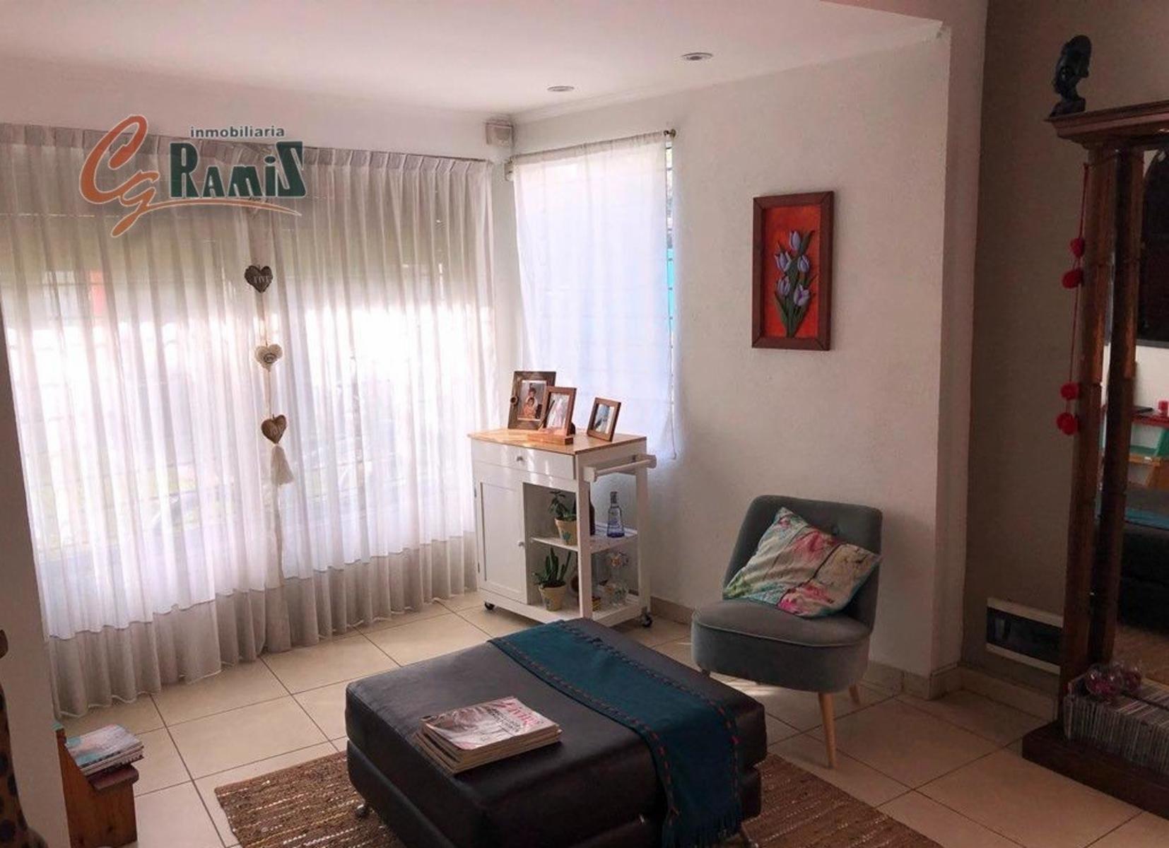 Casa En Venta Udaondo 3800 Parque Leloir Ituzaingo. Permuta — foto 3