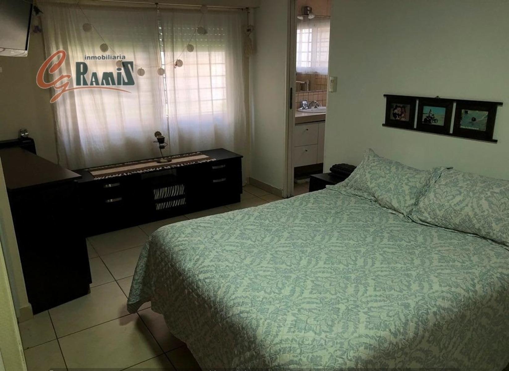 Casa En Venta Udaondo 3800 Parque Leloir Ituzaingo. Permuta — foto 8