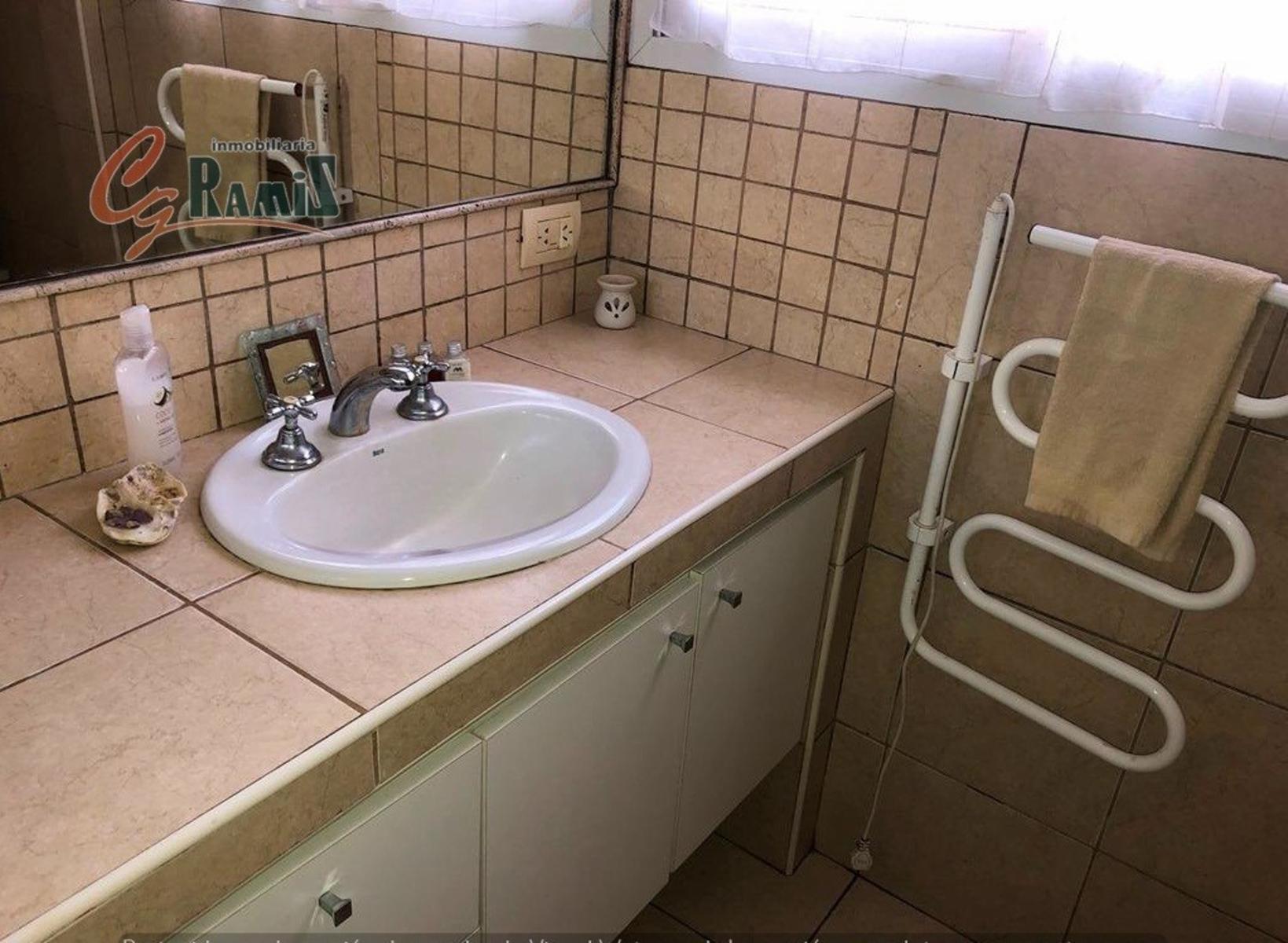 Casa En Venta Udaondo 3800 Parque Leloir Ituzaingo. Permuta — foto 13