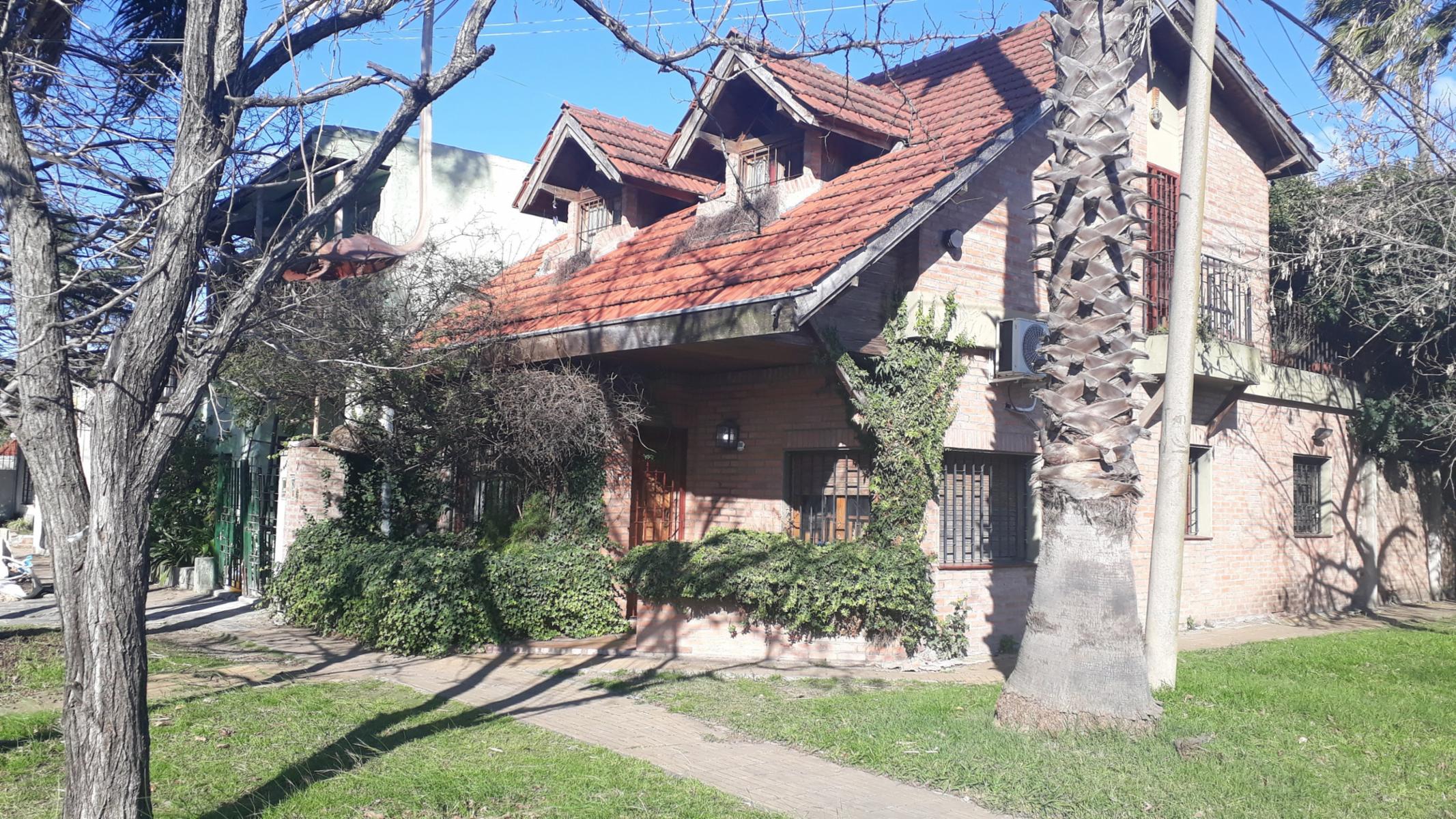 Casa Chalet En Venta + Lote Boulogne Sur Mer 1400 Ituzaingo