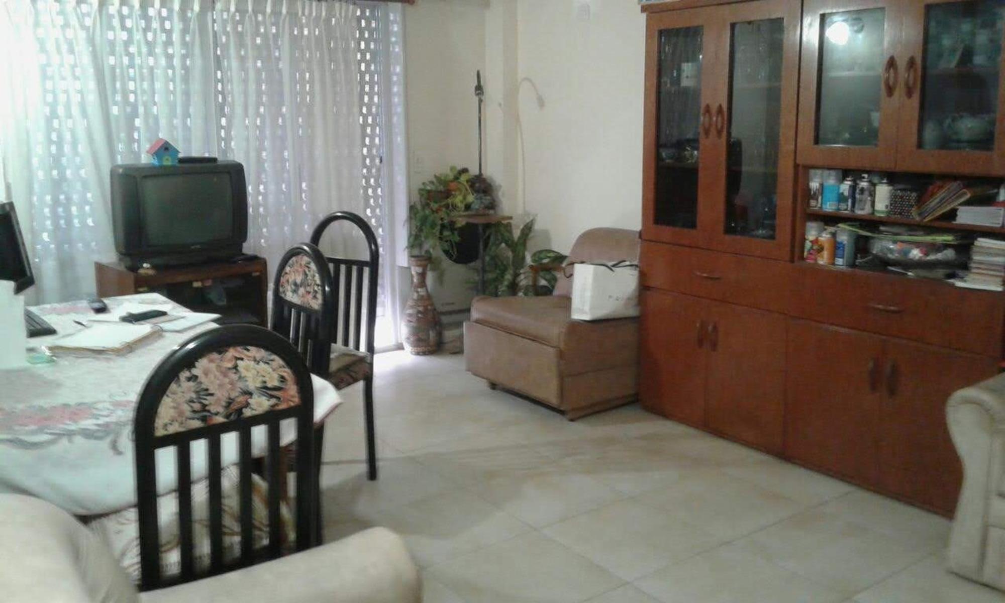Departamento Venta En Dos Plantas 120m2 Avellaneda 900 Castelar — foto 2