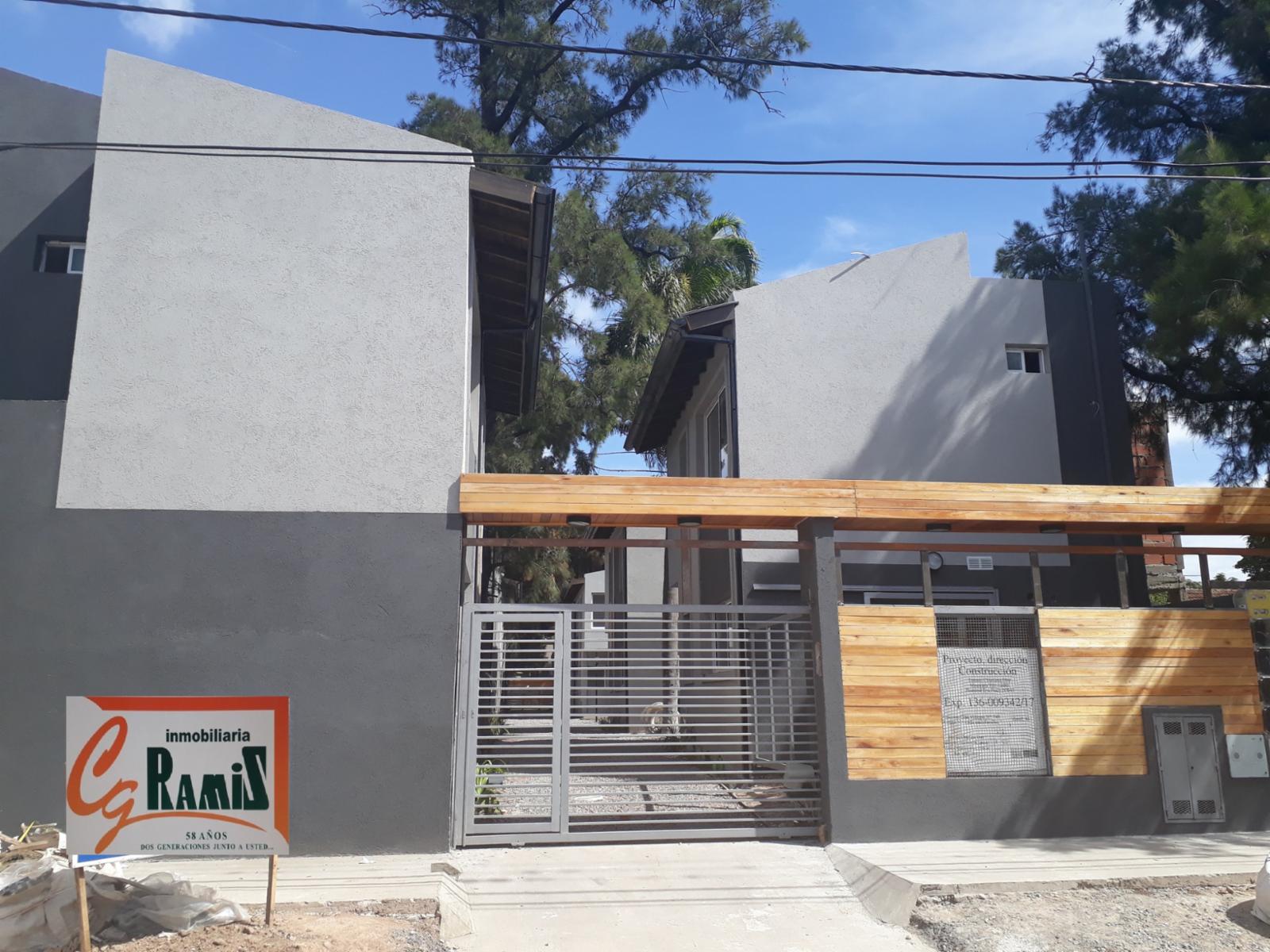 Emprendimiento Casa Duplex En Venta Villegas 700 Ituzaingo