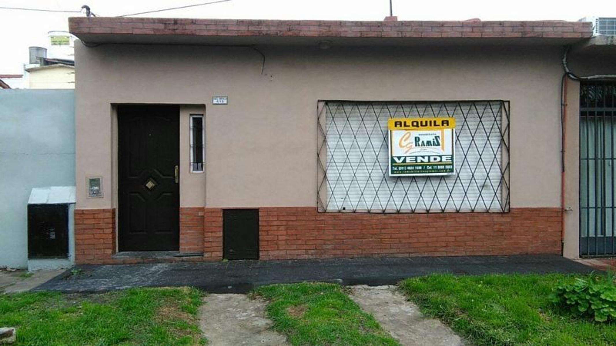 Casa Ph En Venta Tres Arboles 400 Ituzaingo