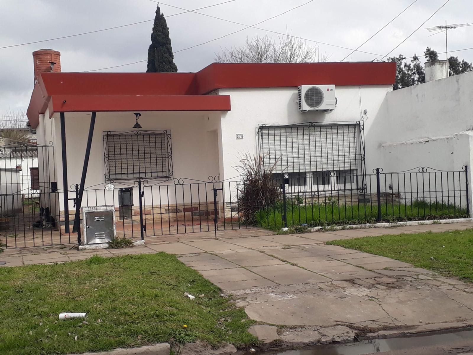 Casa En Venta. 375 M2. Treinta Y Tres 500 Ituzaingó. Precio retasado — foto 2
