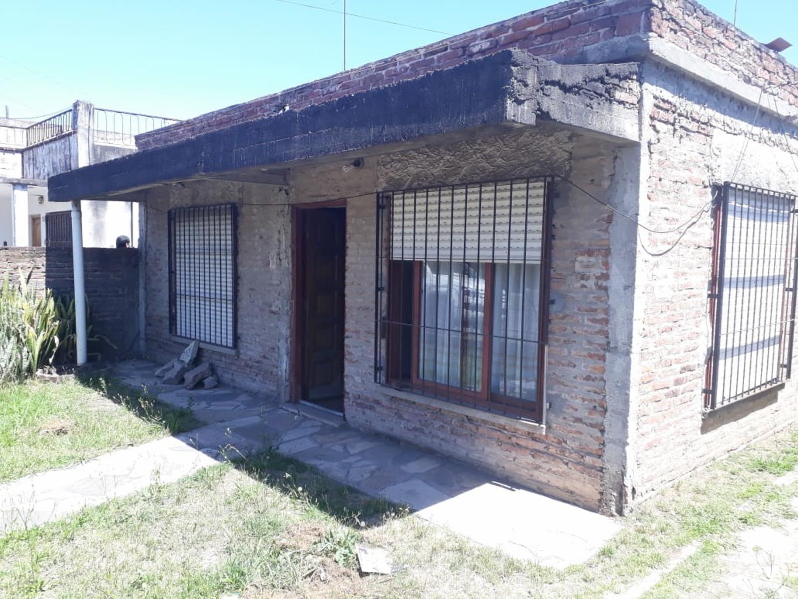 Casa a refaccionar En Venta Lote 300m2 Los Matreros 2900 Ituzaingo — foto 2