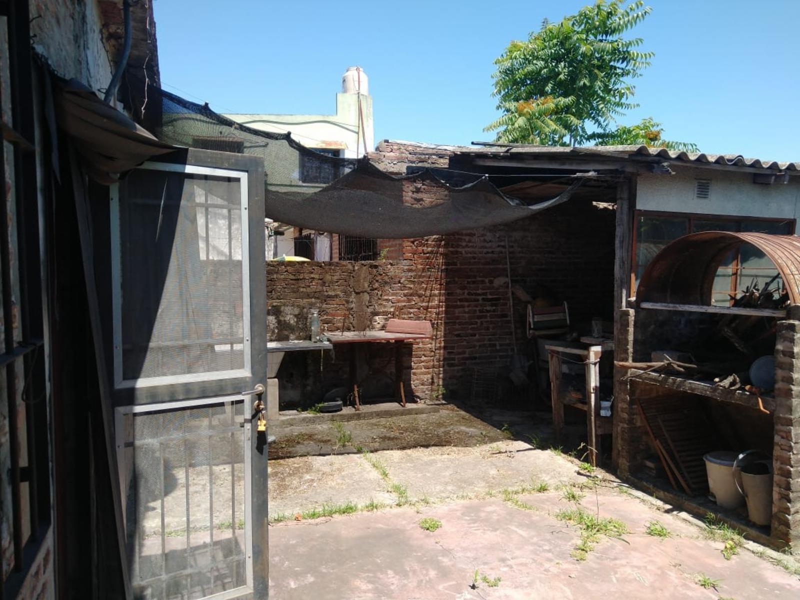 Casa a refaccionar En Venta Lote 300m2 Los Matreros 2900 Ituzaingo — foto 8