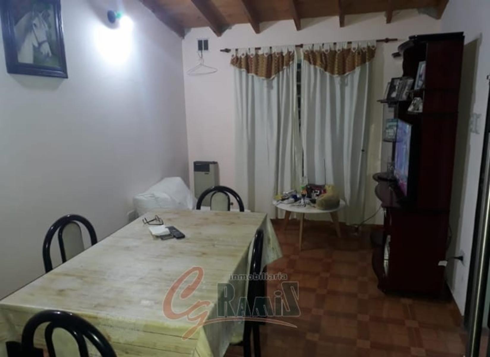 Venta Casa 2 Plantas + Departament Pa. Saldan 2200 Ituzaingo — foto 3