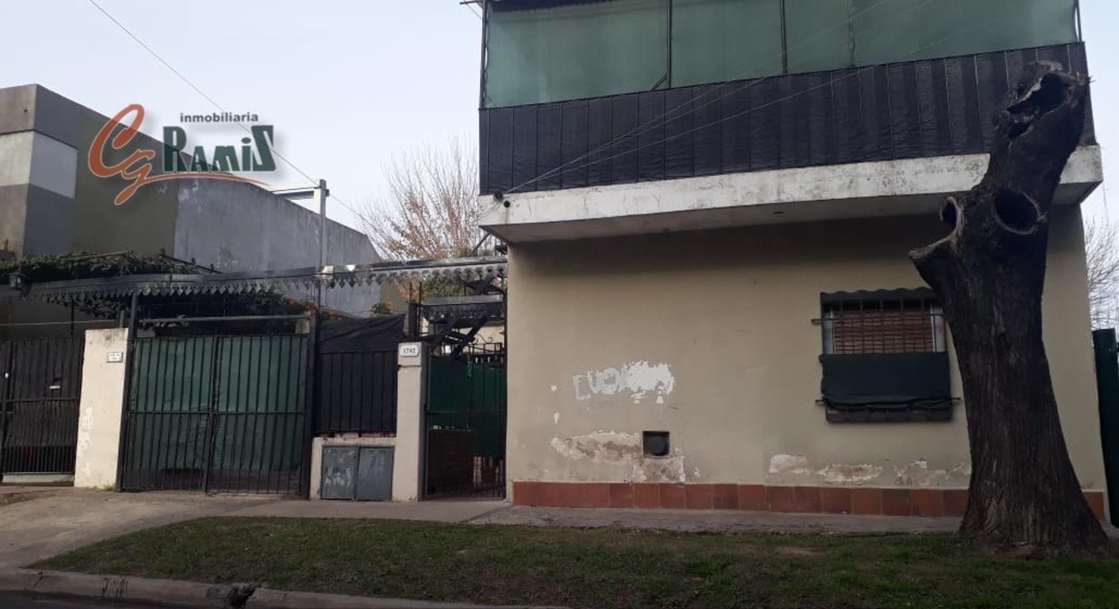 Casa En Venta Multifamiliar C/departamentos Perdomo 1700 Ituzaingo