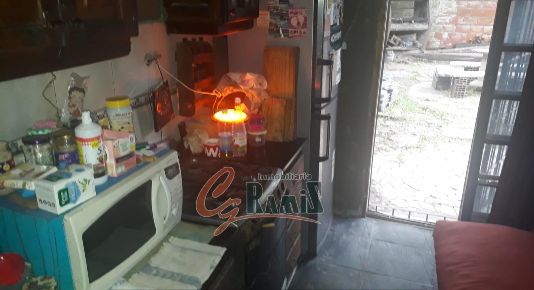 Casa En Venta Sobre Lote 228m2, Luis Domínguez 3019, Castelar, Ideal Inversor — foto 3
