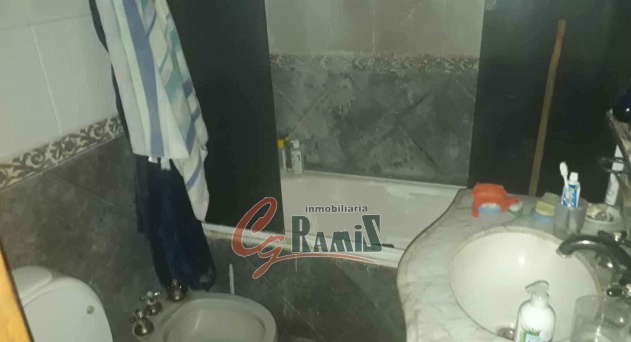 Casa En Venta Sobre Lote 228m2, Luis Domínguez 3019, Castelar, Ideal Inversor — foto 5