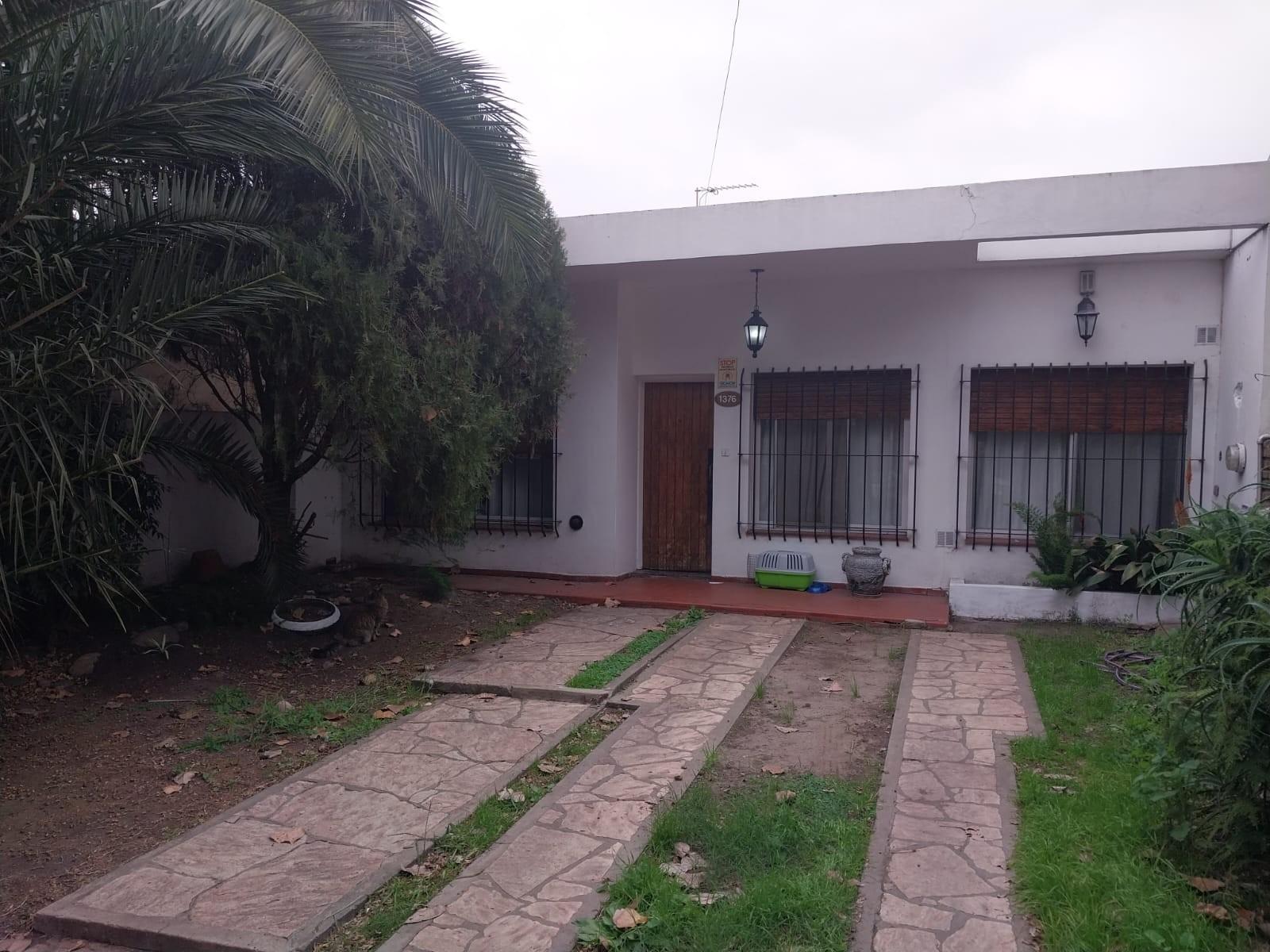Propiedad en excelentes condiciones y gran ubicación. Posee grandes dimensiones y confortabilidad.