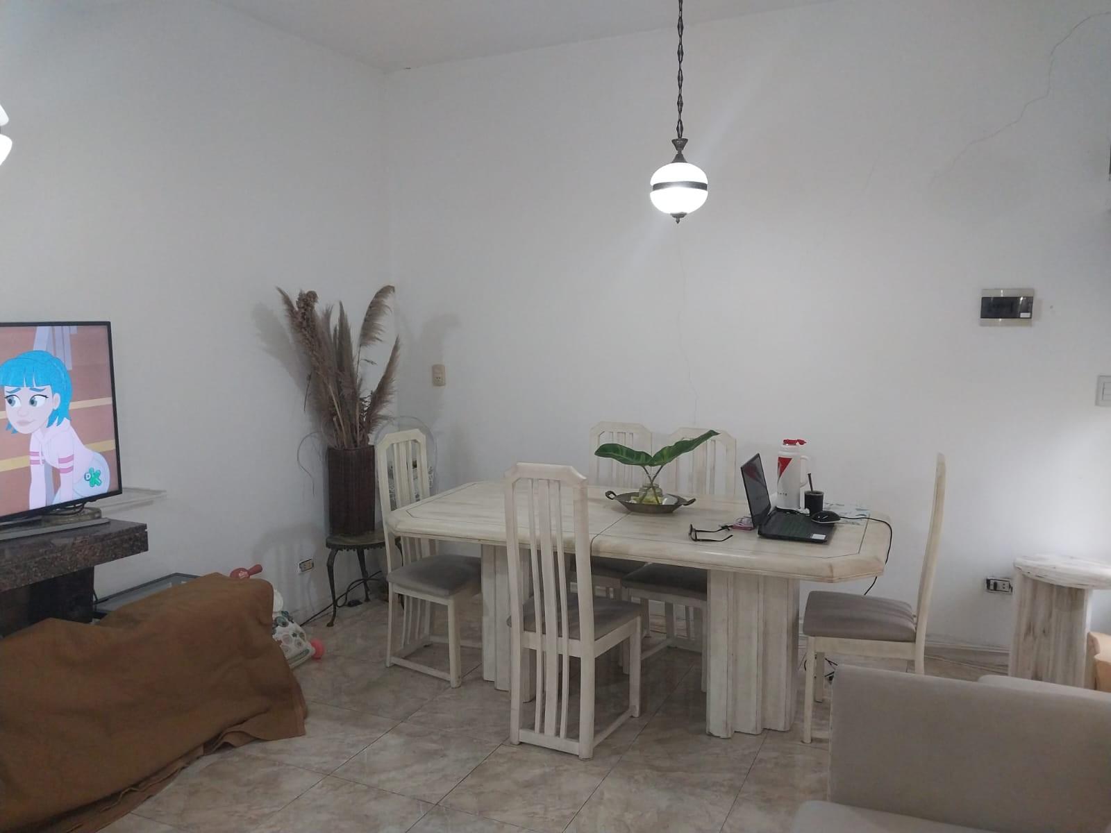 Propiedad en excelentes condiciones y gran ubicación. Posee grandes dimensiones y confortabilidad. — foto 2