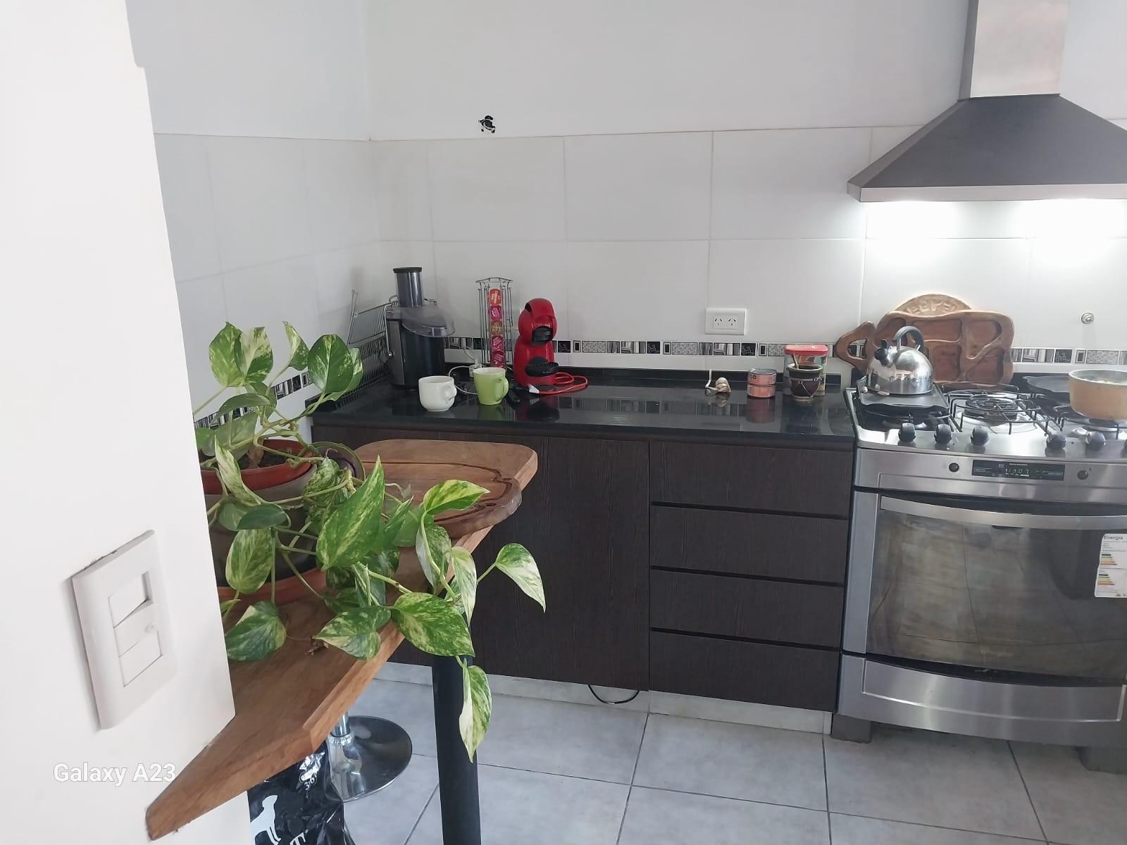 Excelente Casa 4 Ambientes En Venta, Los Paraisos 82, Villa Udaondo, Ituzaingó. — foto 3