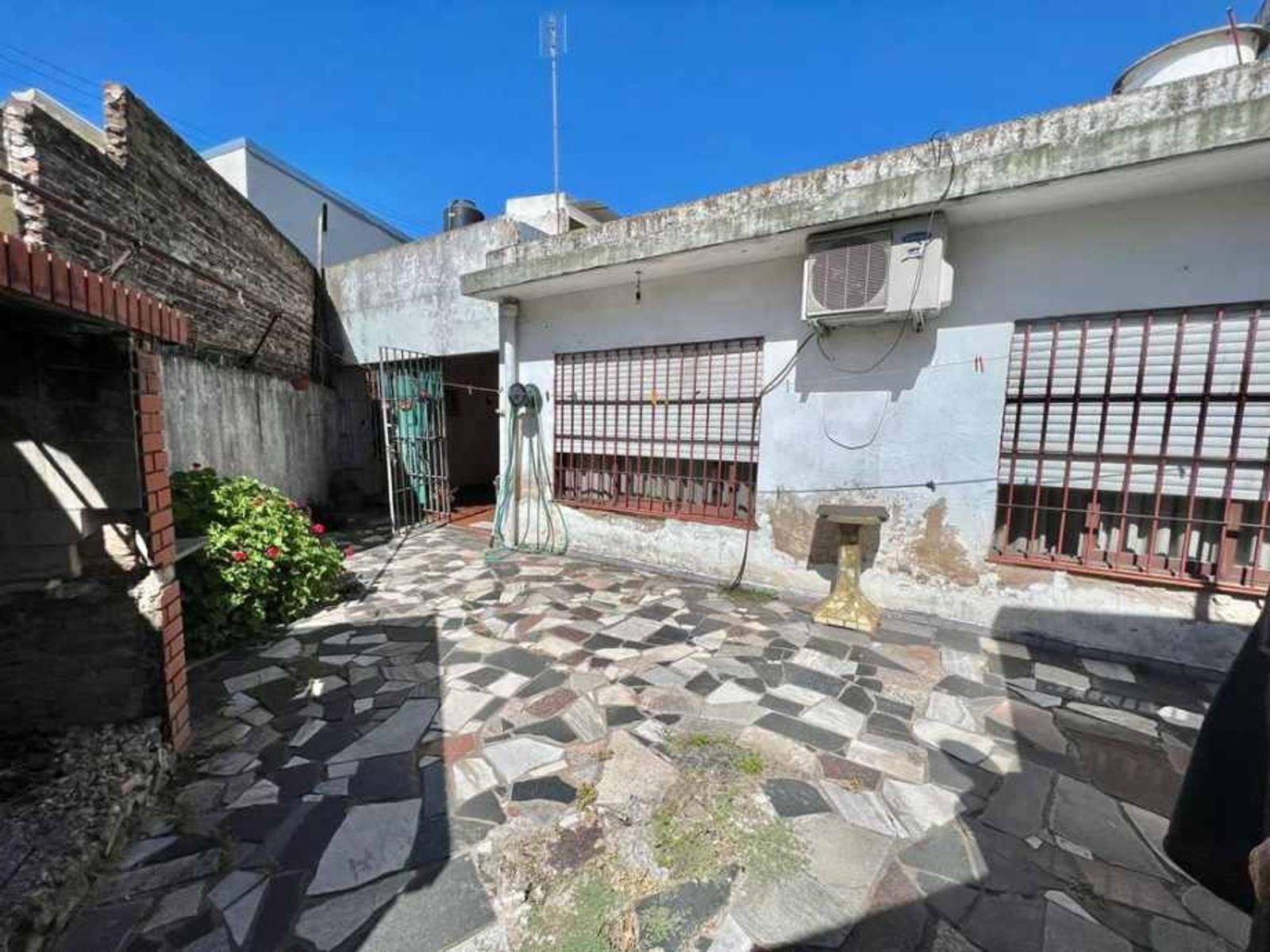 Gran Oportunidad. Casa EN VENTA, Dean Funes 2500, Castelar. — foto 12