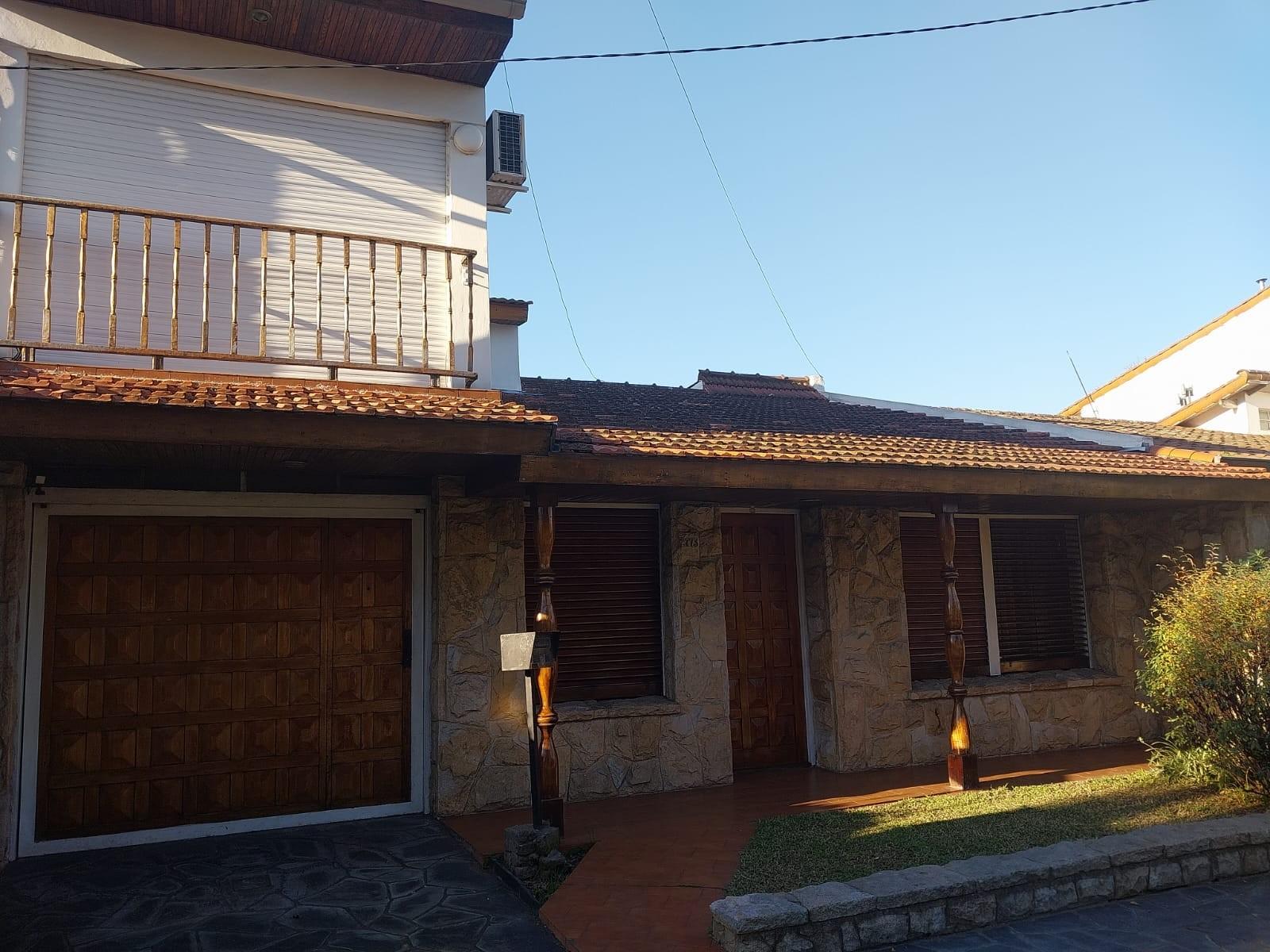 Impecable Casa Chalet 4 Ambientes EN VENTA, Marambio 2700, Ituzaingó.Precio retasado