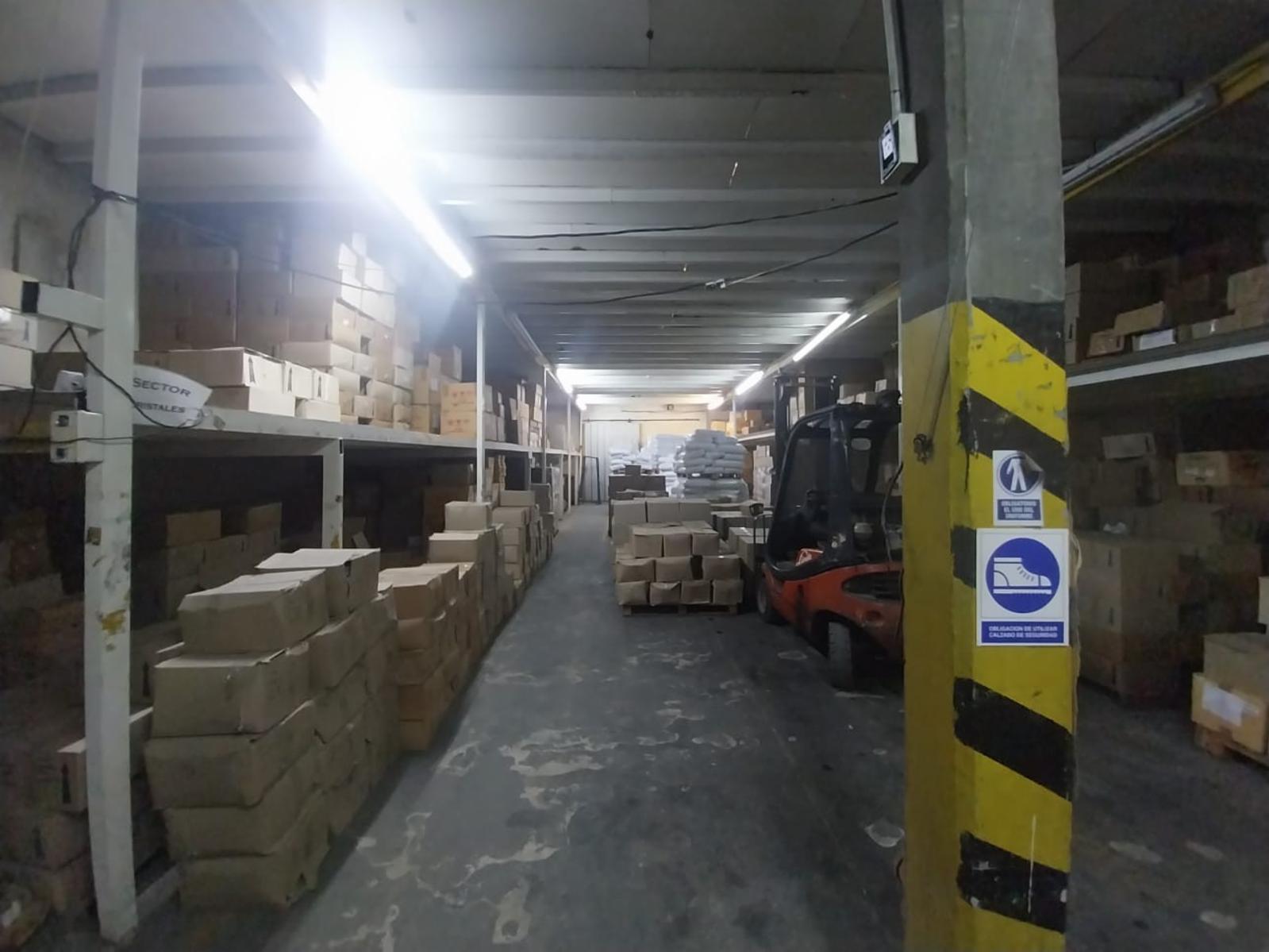 Galpón + Oficina 700m2 EN VENTA, León Bloy 600, Ituzaingó — foto 2