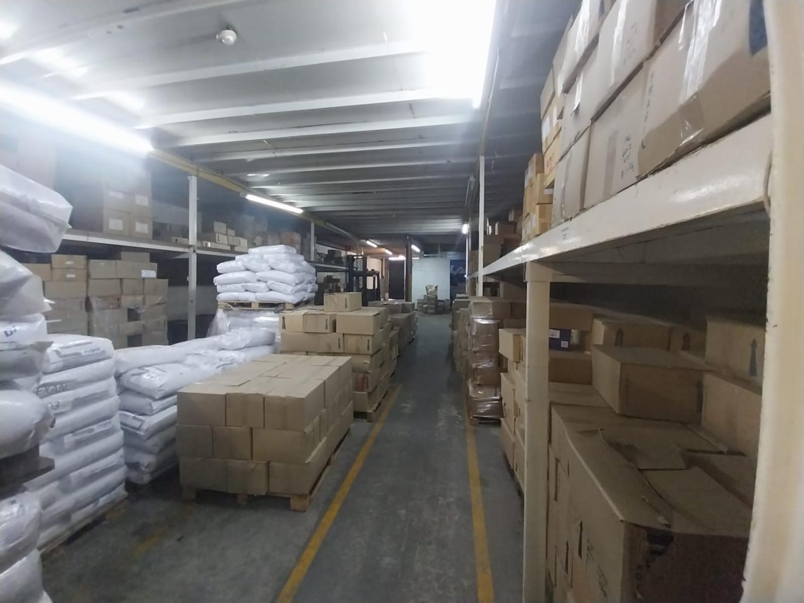 Galpón + Oficina 700m2 EN VENTA, León Bloy 600, Ituzaingó — foto 4