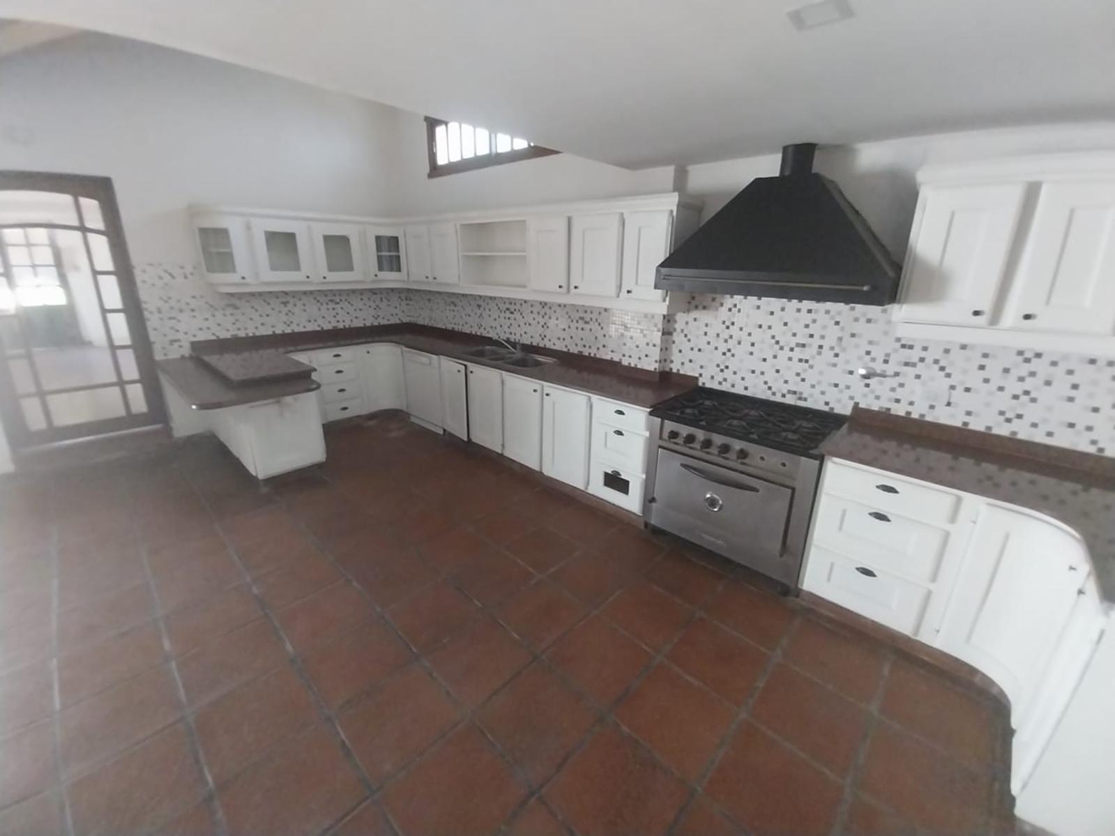 Excelente Casa 5 Ambientes EN VENTA, Venancio Flores 100, Ituzaingó. Gran Oportunidad. — foto 4