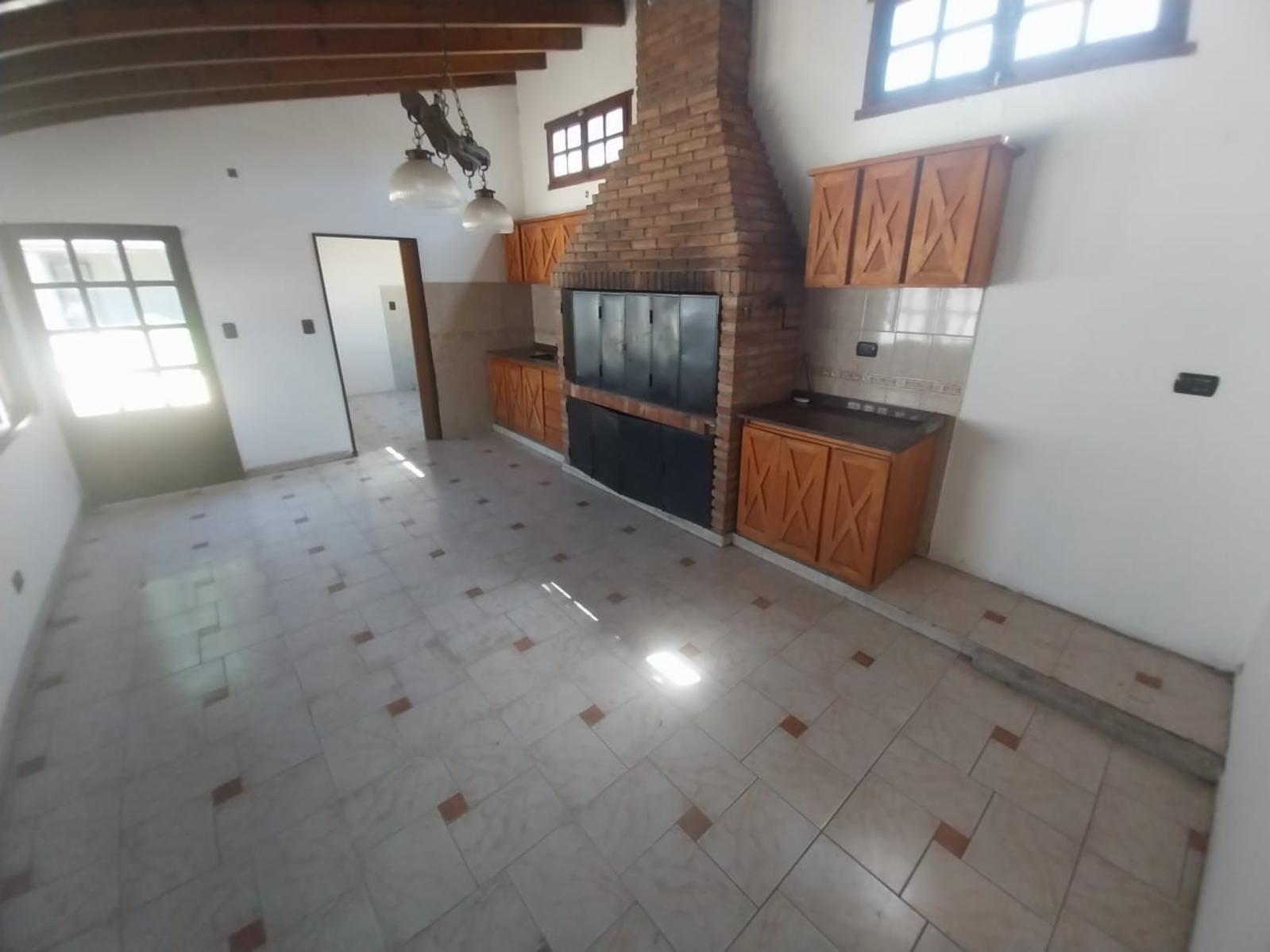 Excelente Casa 5 Ambientes EN VENTA, Venancio Flores 100, Ituzaingó. Gran Oportunidad. — foto 7