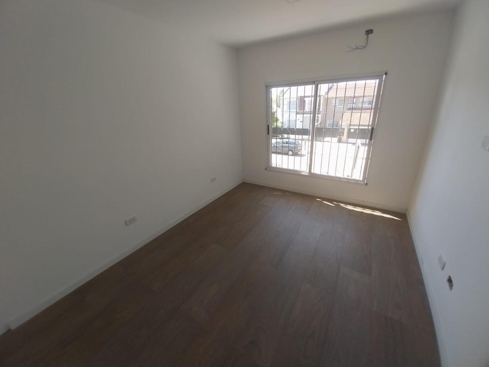 Excelente Casa 5 Ambientes EN VENTA, Venancio Flores 100, Ituzaingó. Gran Oportunidad. — foto 12