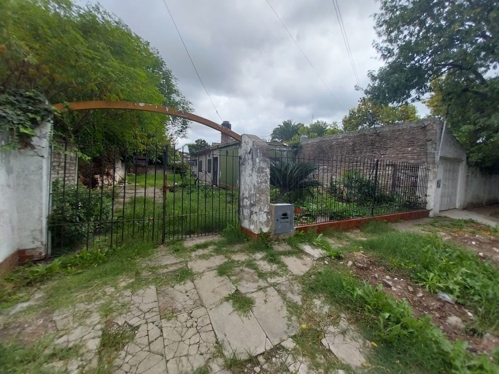 Lote Con Edificación EN VENTA, Lucero 600, Ituzaingó. Ideal Inversor