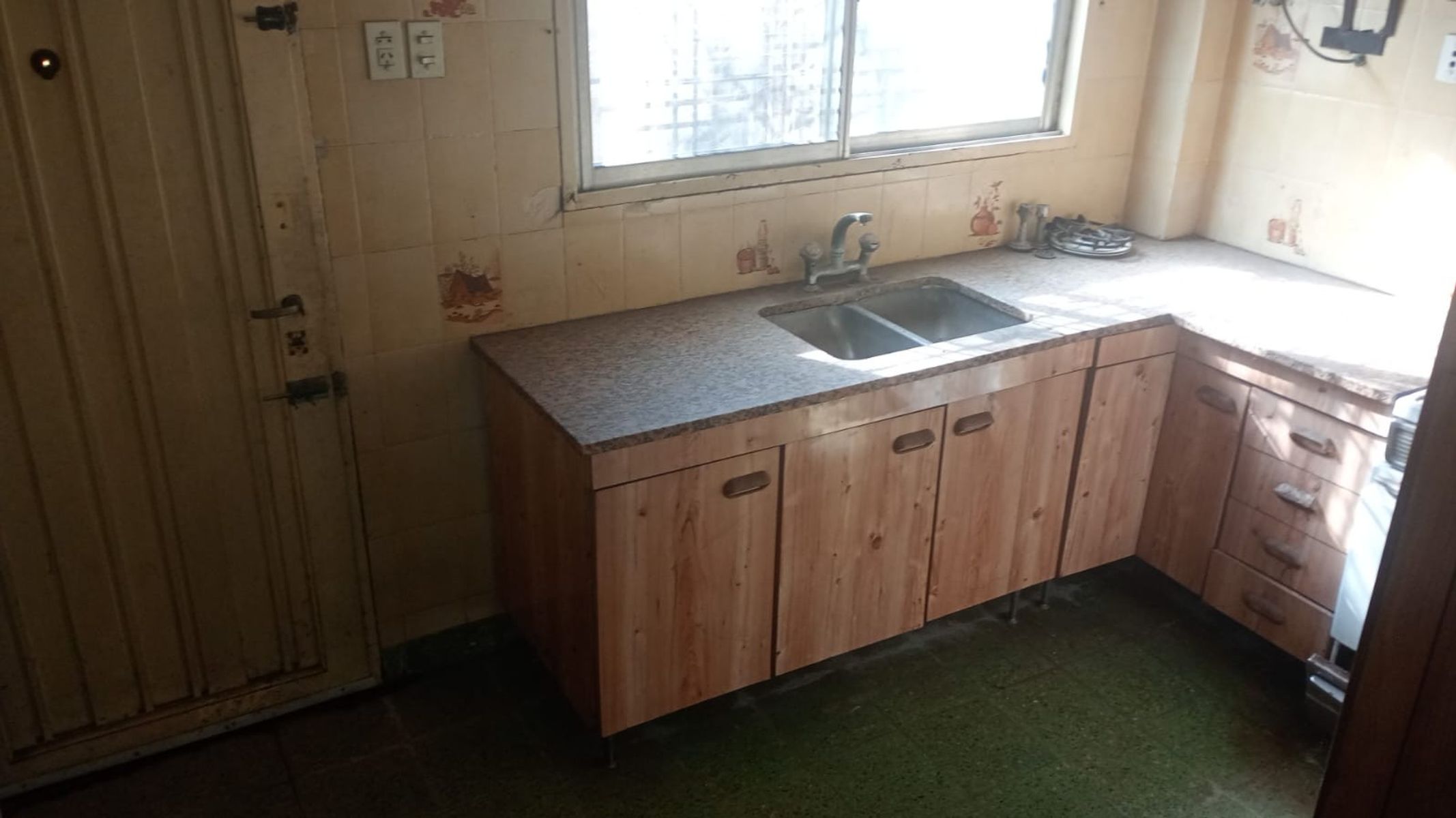 Casa 2 Ambientes + 2 Locales EN VENTA, Av. Muñiz 400, Ituzaingó. IdealInversor. Precio Retasado — foto 4