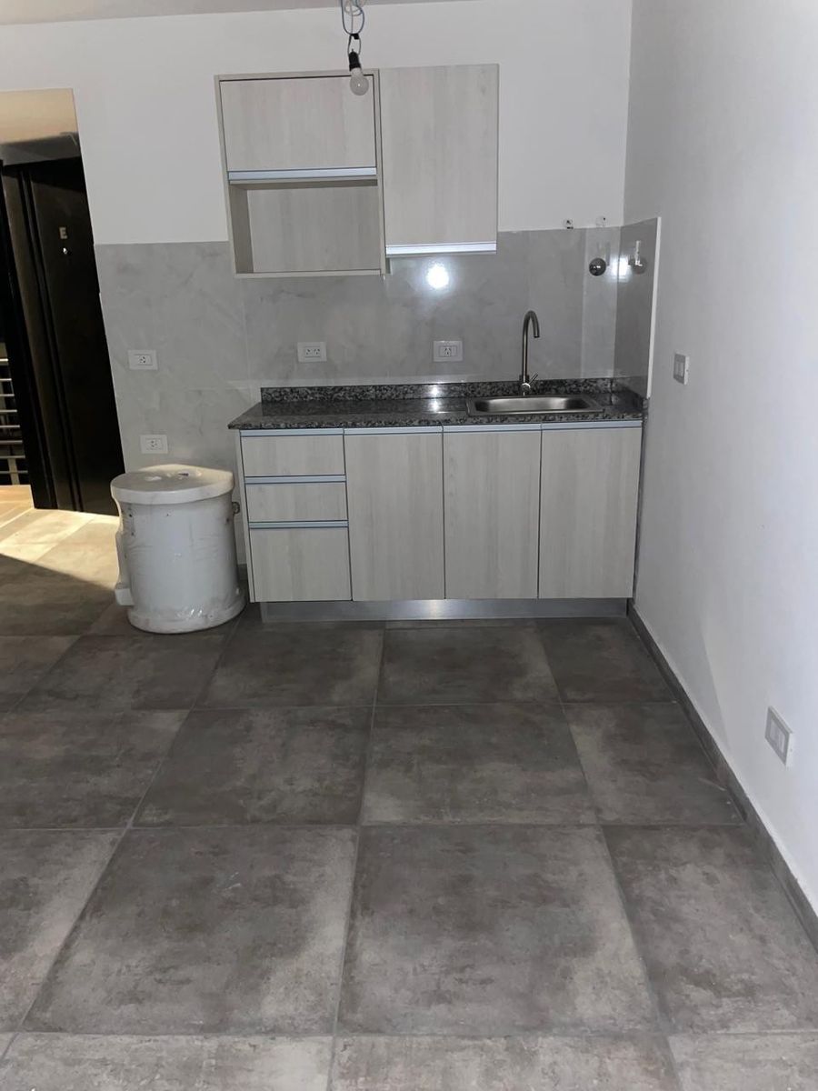 Impecable monoambiente EN ALQUILER, Defilippi 1500, Ituzaingó - 3