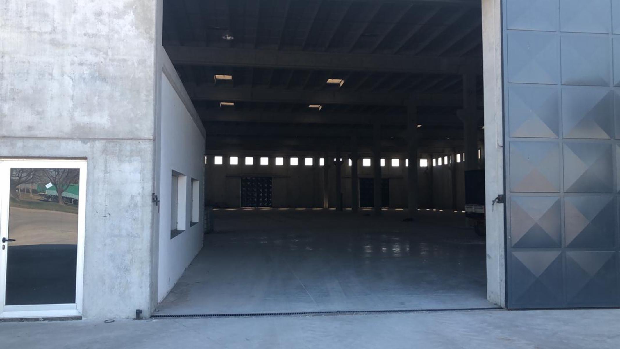 Excelente nave industrial en alquiler - 2