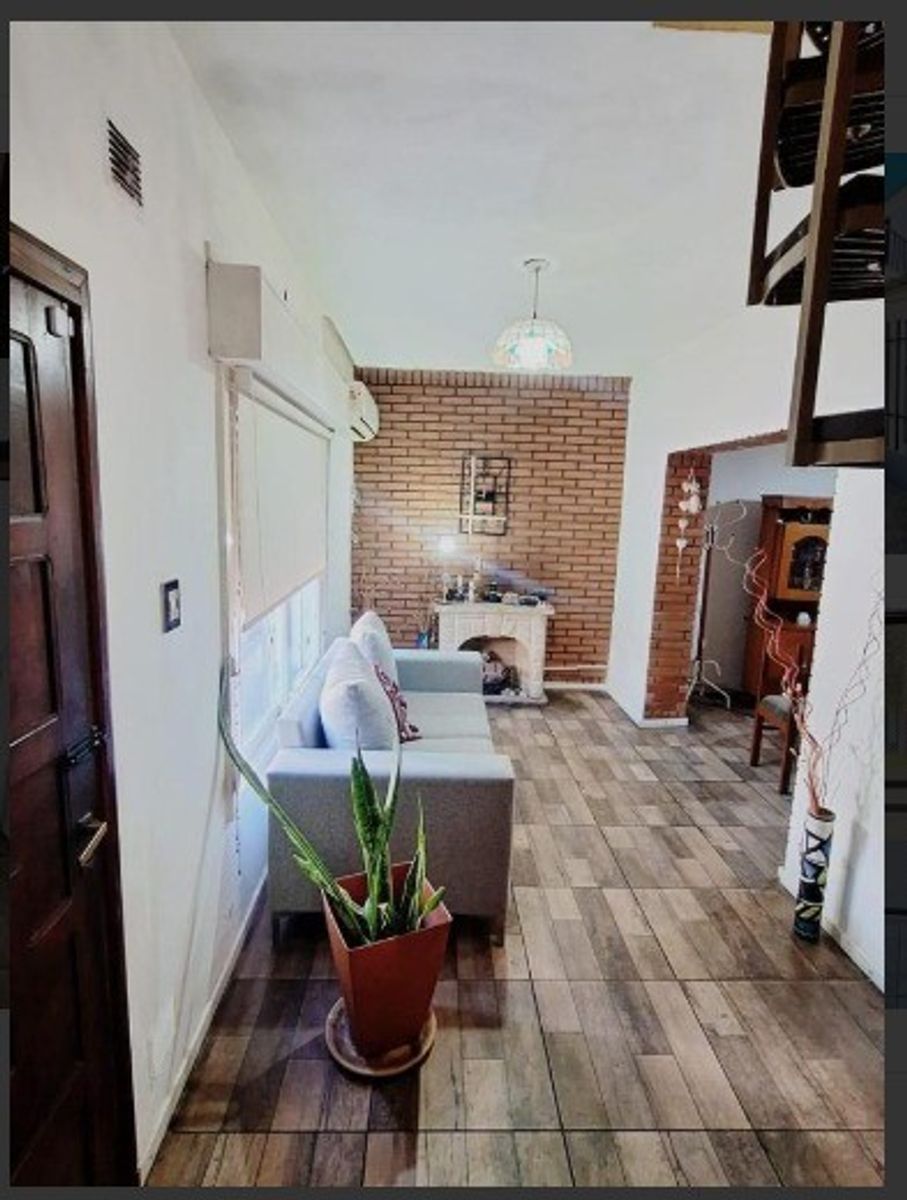 Casa de pasillo en venta zona Oeste