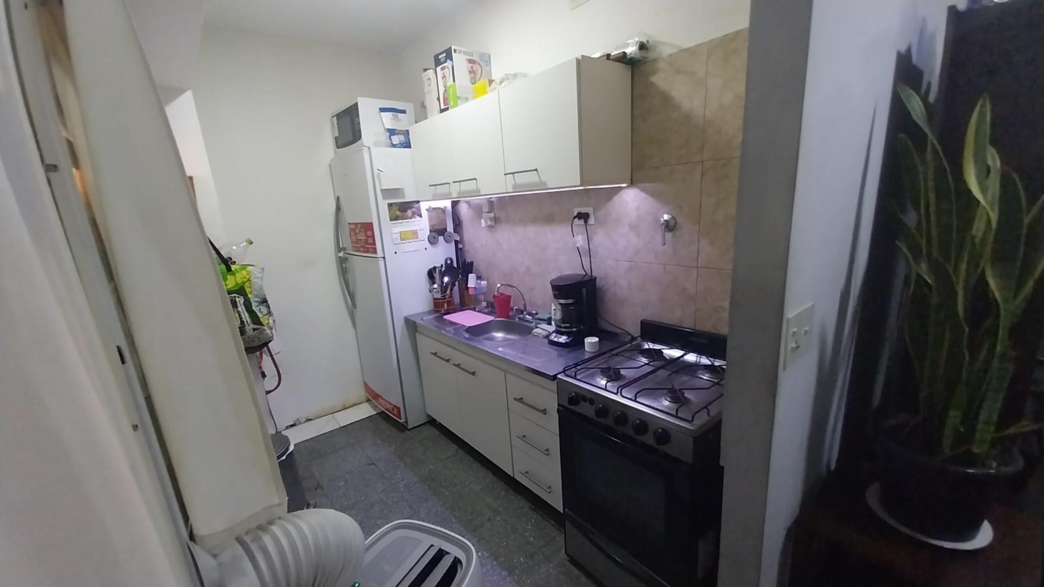CASA EN VENTA - VIVIENDA MULTIFAMILIAR (3 FAMILIAS) CON PATIO Y TERRAZA — foto 4
