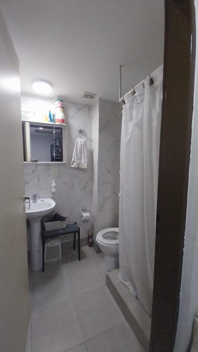 CASA EN VENTA - VIVIENDA MULTIFAMILIAR (3 FAMILIAS) CON PATIO Y TERRAZA — foto 5