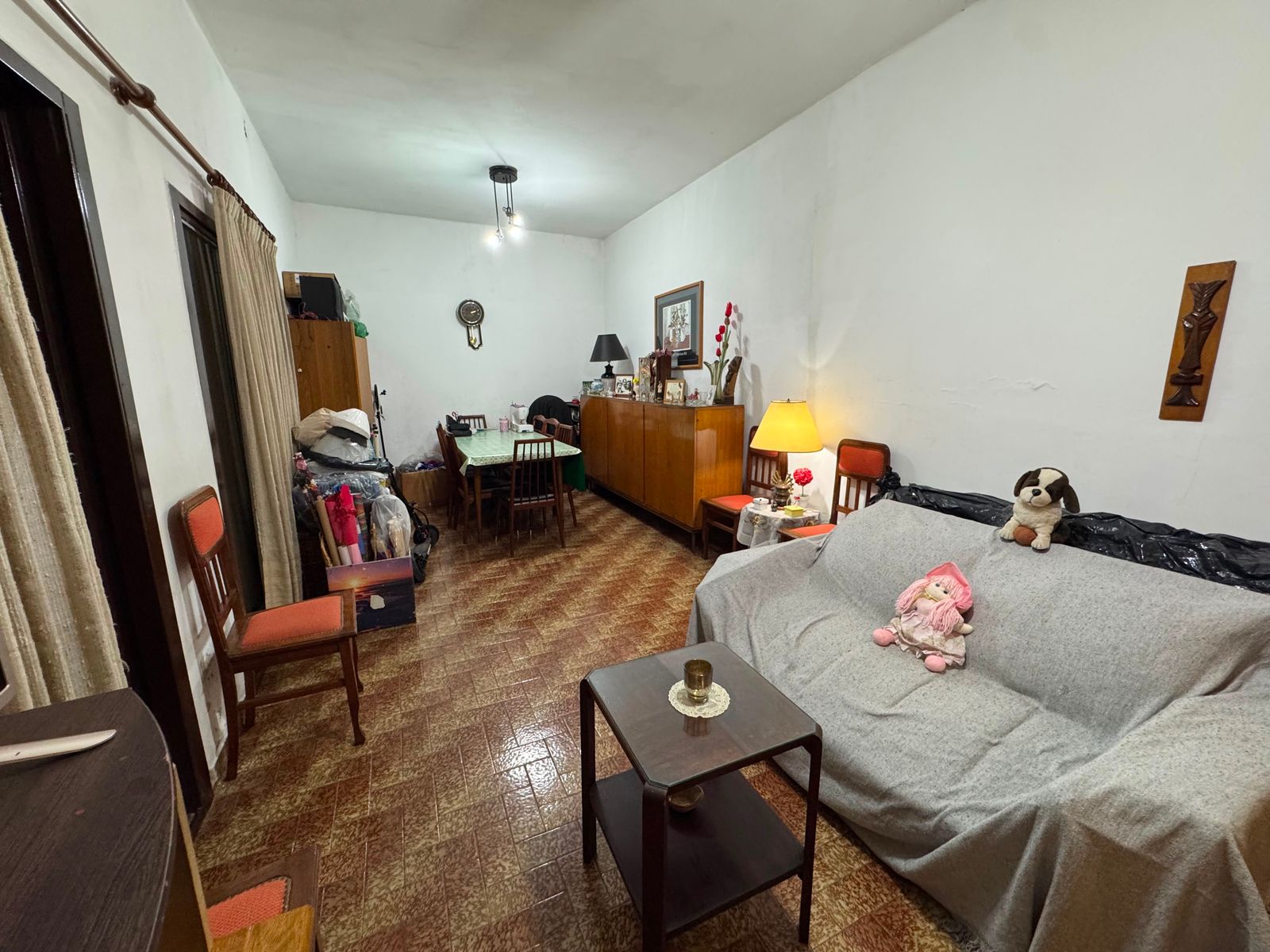 CASA EN VENTA - VIVIENDA MULTIFAMILIAR (3 FAMILIAS) CON PATIO Y TERRAZA - 24