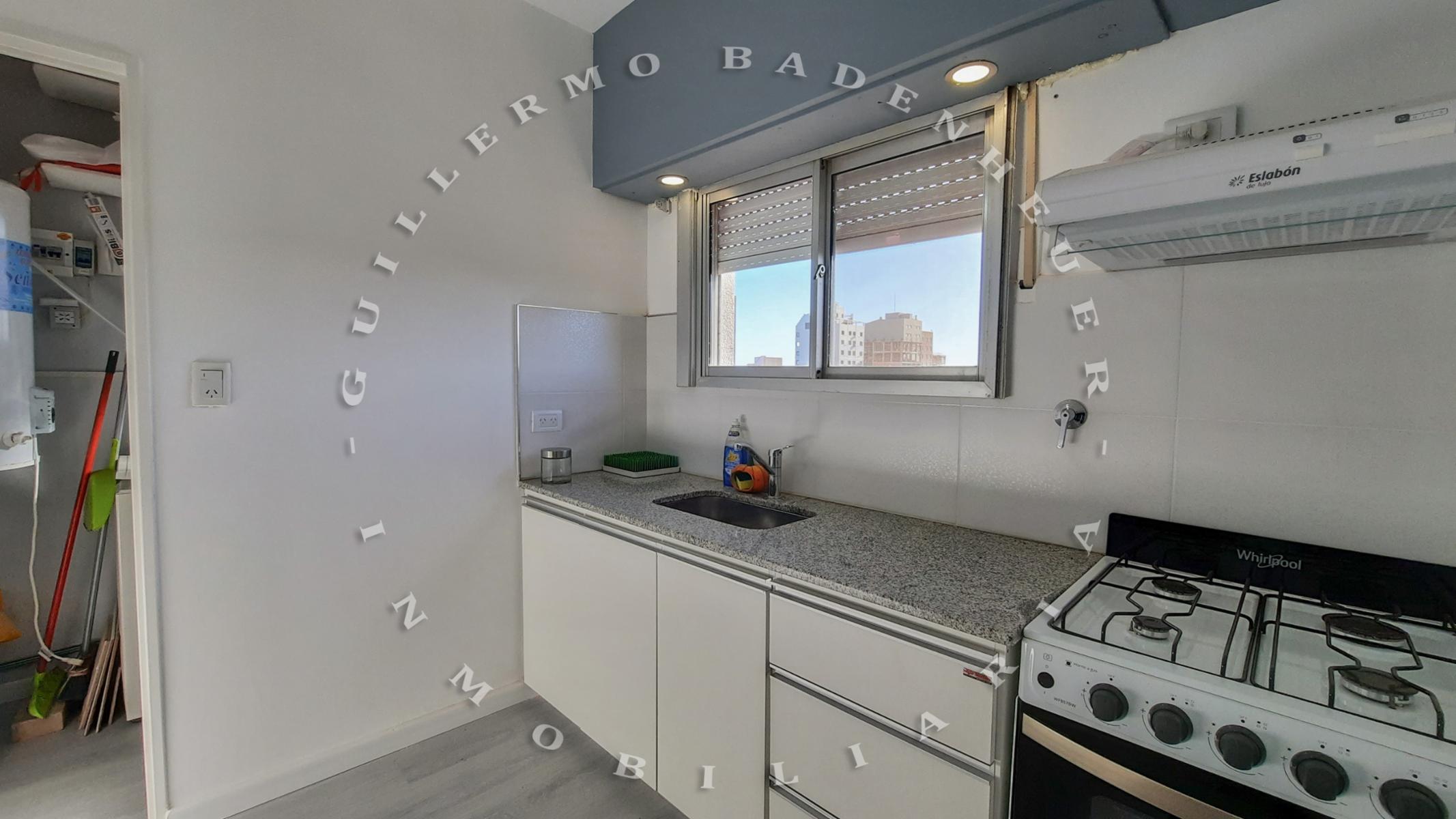 DEPARTAMENTO CON COCHERA, AIRE ACONDICIONADO, LAVARROPAS, A 100METROSDEL MAR — foto 2