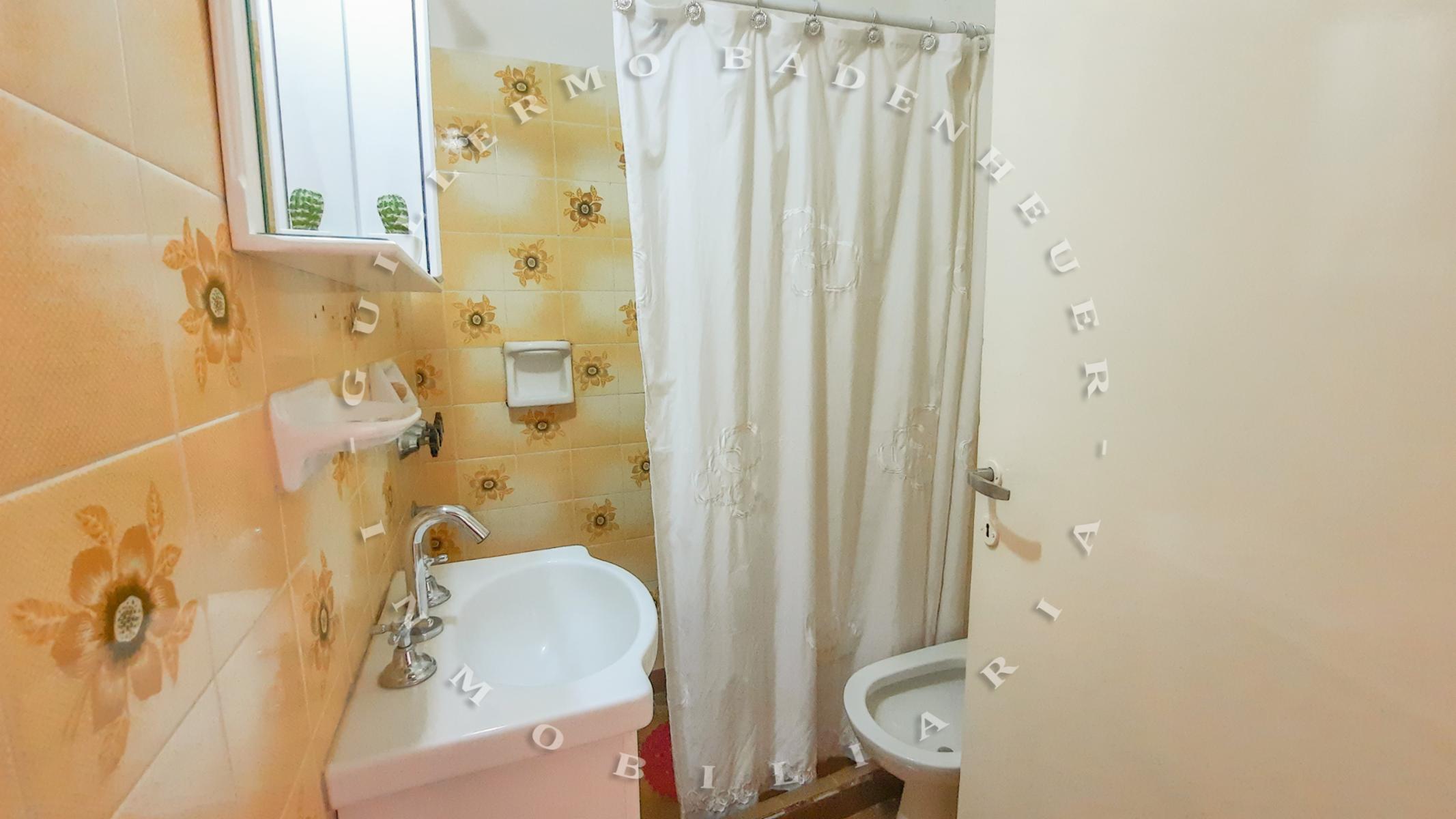 DEPARTAMENTO CON COCHERA, AIRE ACONDICIONADO, LAVARROPAS, A 100METROSDEL MAR — foto 8