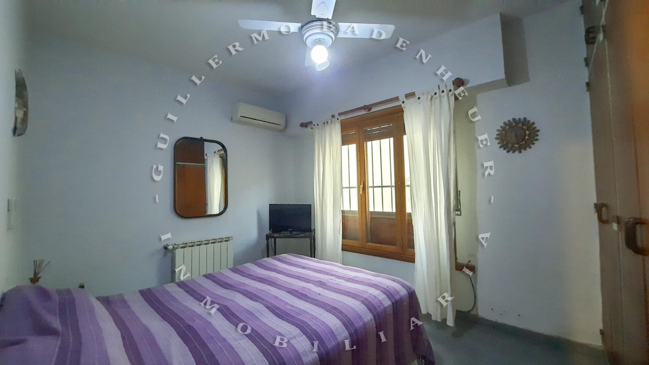 CASA CENTRICA, MUY AMPLIA Y CON HERMOSA PILETA A TAN SOLO UNA CUADRA DELMAR Y CON UN QUINCHO ESPECTACULAR — foto 8