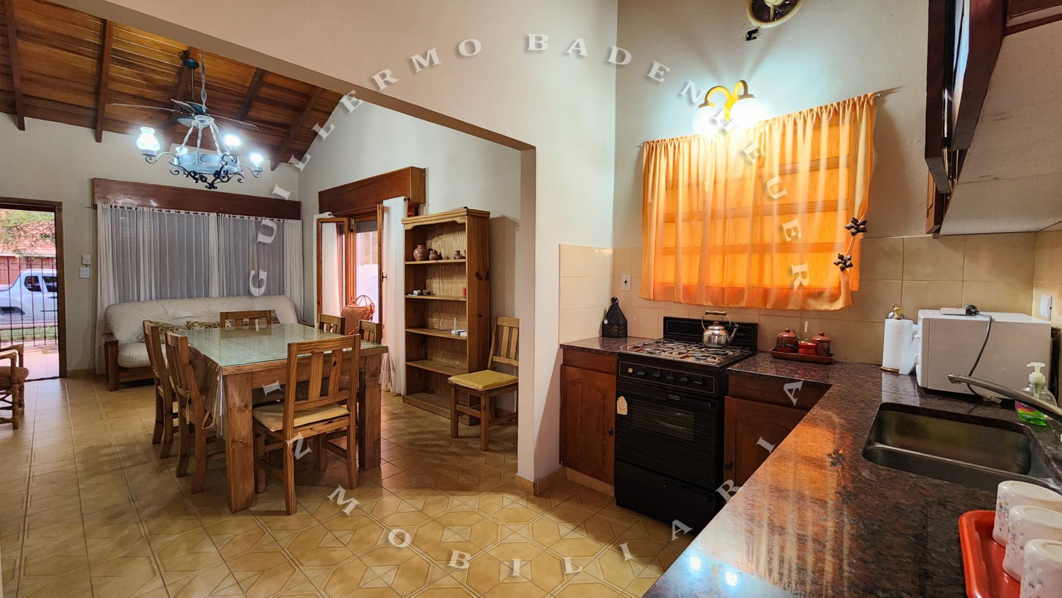 CASA DE 2 DORMITORIOS CON HERMOSO TERRENO A TAN SOLO 3 CUADRAS DEL MAR — foto 6