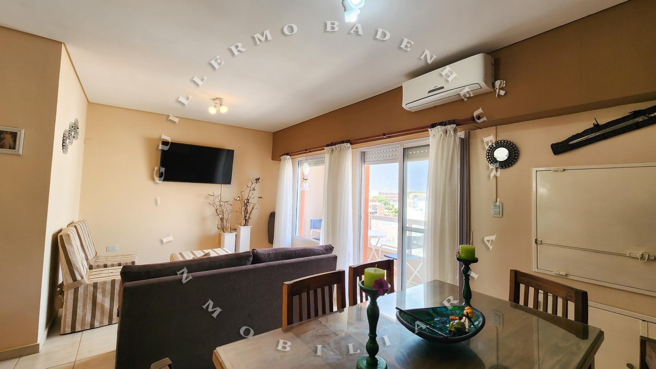 SEMIPISO A MEDIA CUADRA DEL MAR, CON BALCON, PARA 6 PERSONAS — foto 4