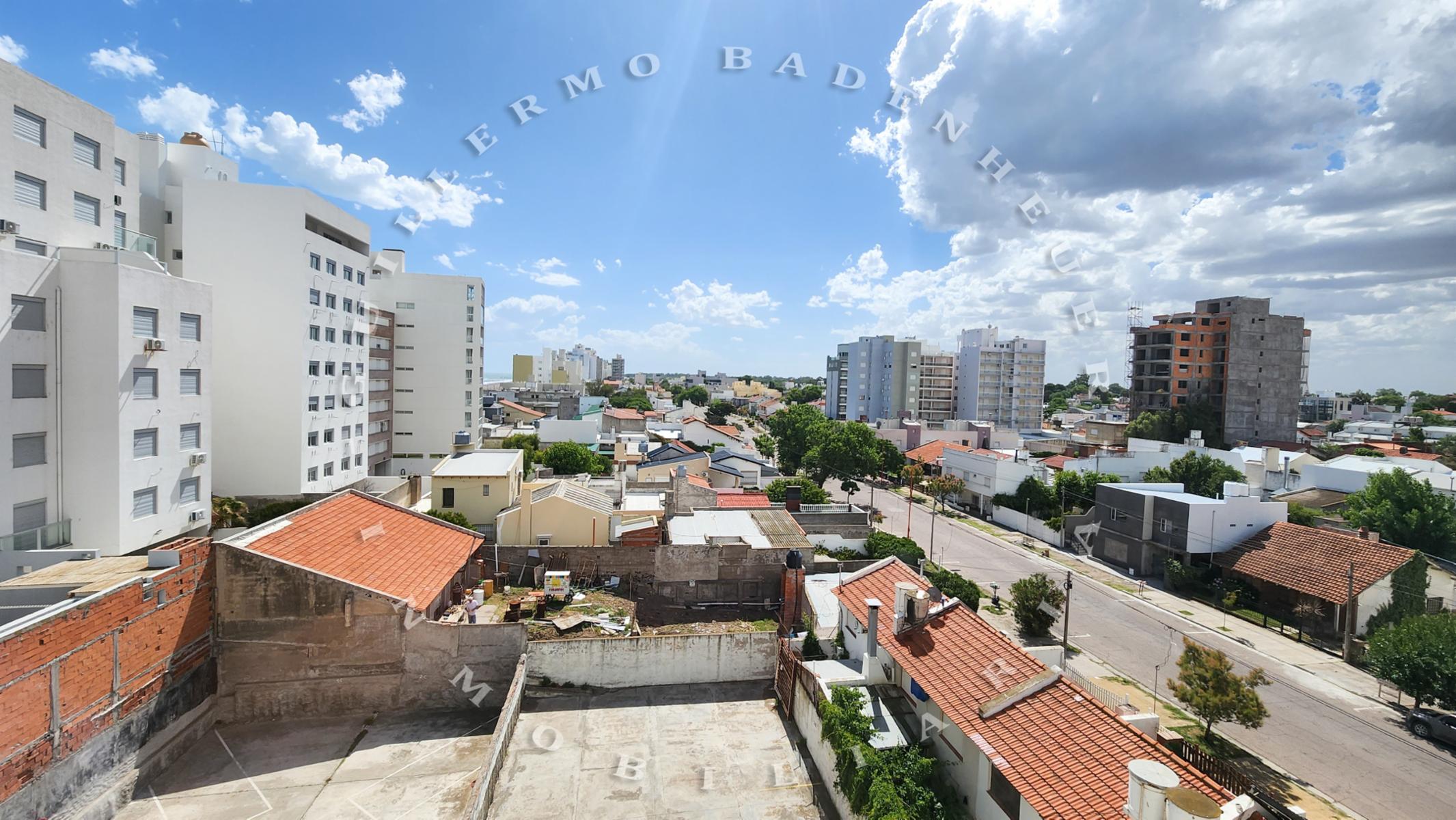 SEMIPISO A MEDIA CUADRA DEL MAR, CON BALCON, PARA 6 PERSONAS — foto 14