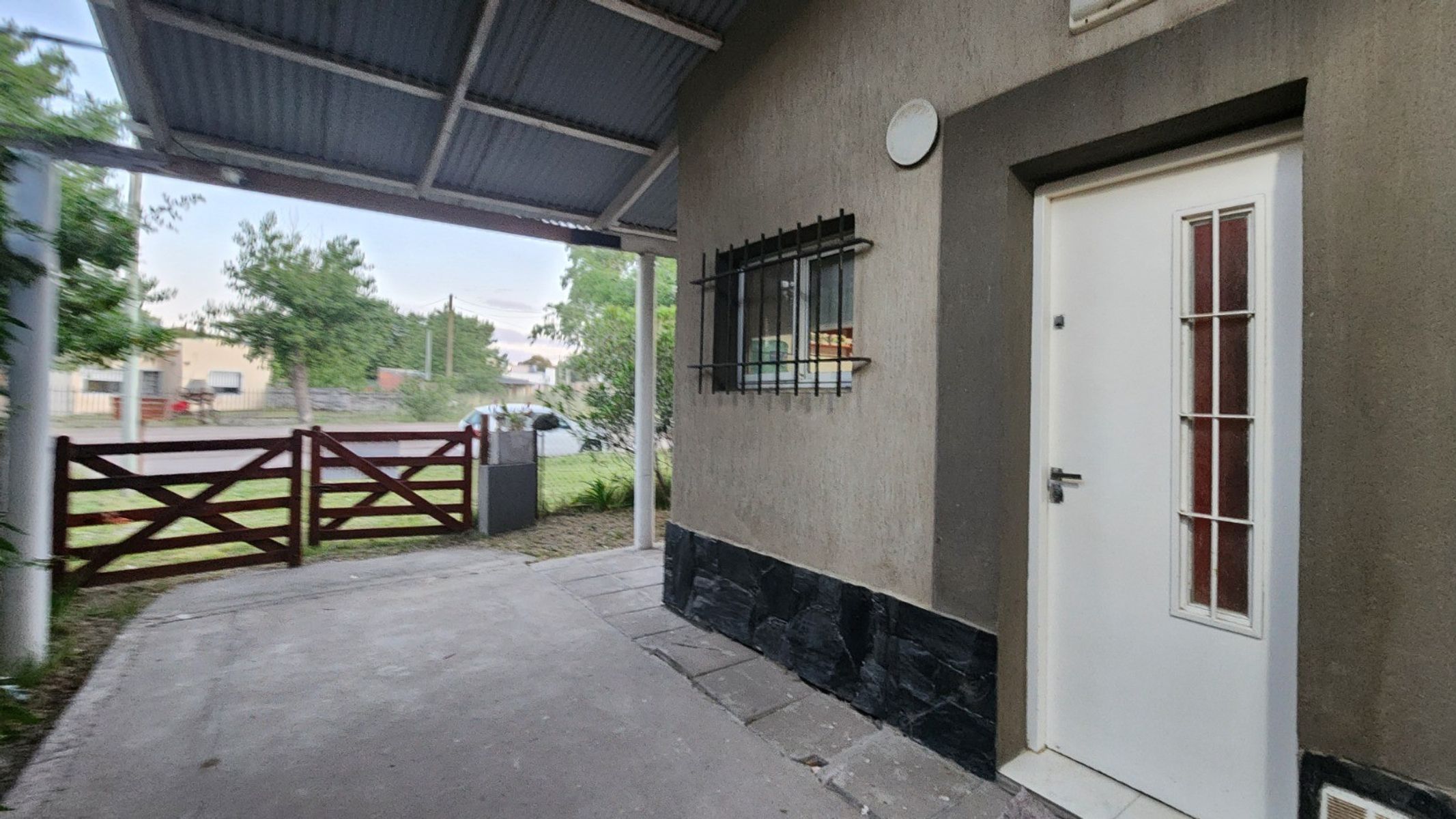 CASA CON GRAN LOTE A LA VENTA EN MONTE HERMOSO — foto 2