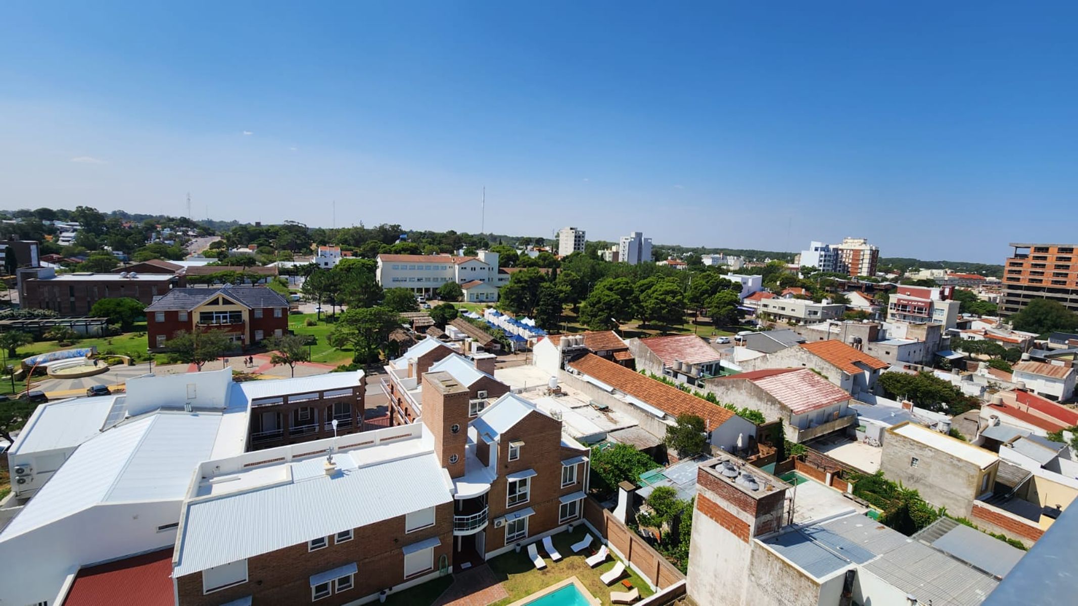 Excelente departamento a 1 cuadra del mar y del centro de Monte Hermoso — foto 3