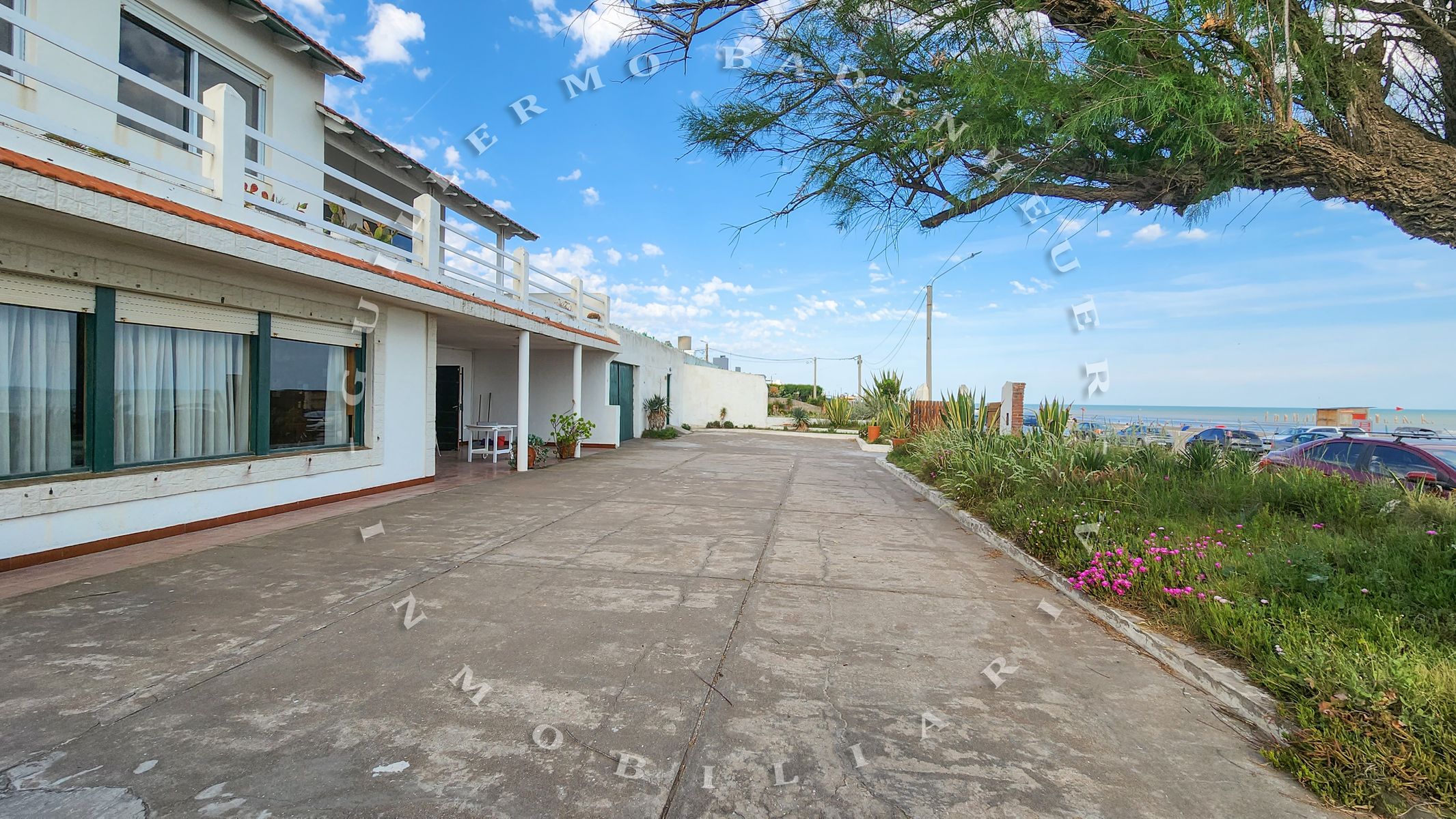DOS CASAS FRENTE AL MAR, UNA OPORTUNIDAD UNICA EN BLOCK — foto 2