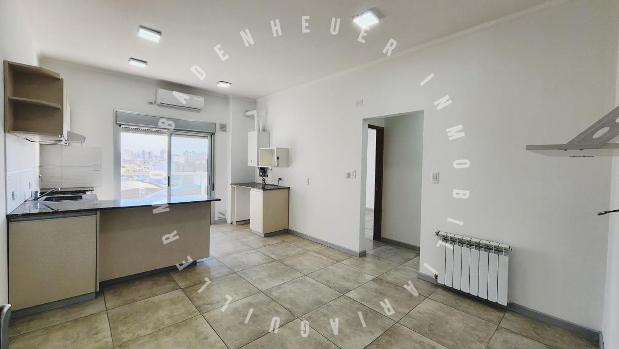ALQUILER - DEPTO 1 DORMITORIO. CON BALCON SUPER COMODO - 2